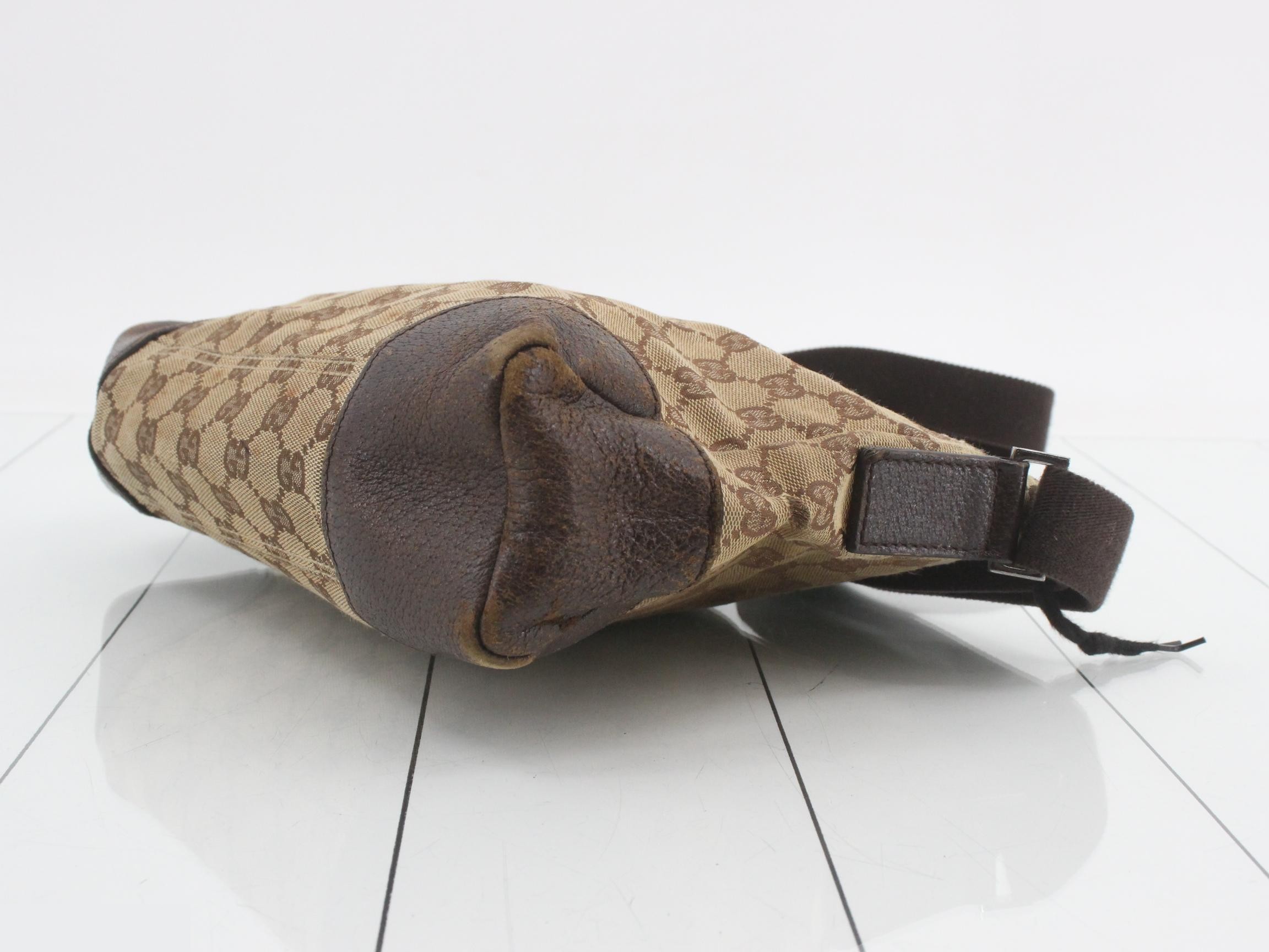 GG Canvas Shoulder Bag — view 6