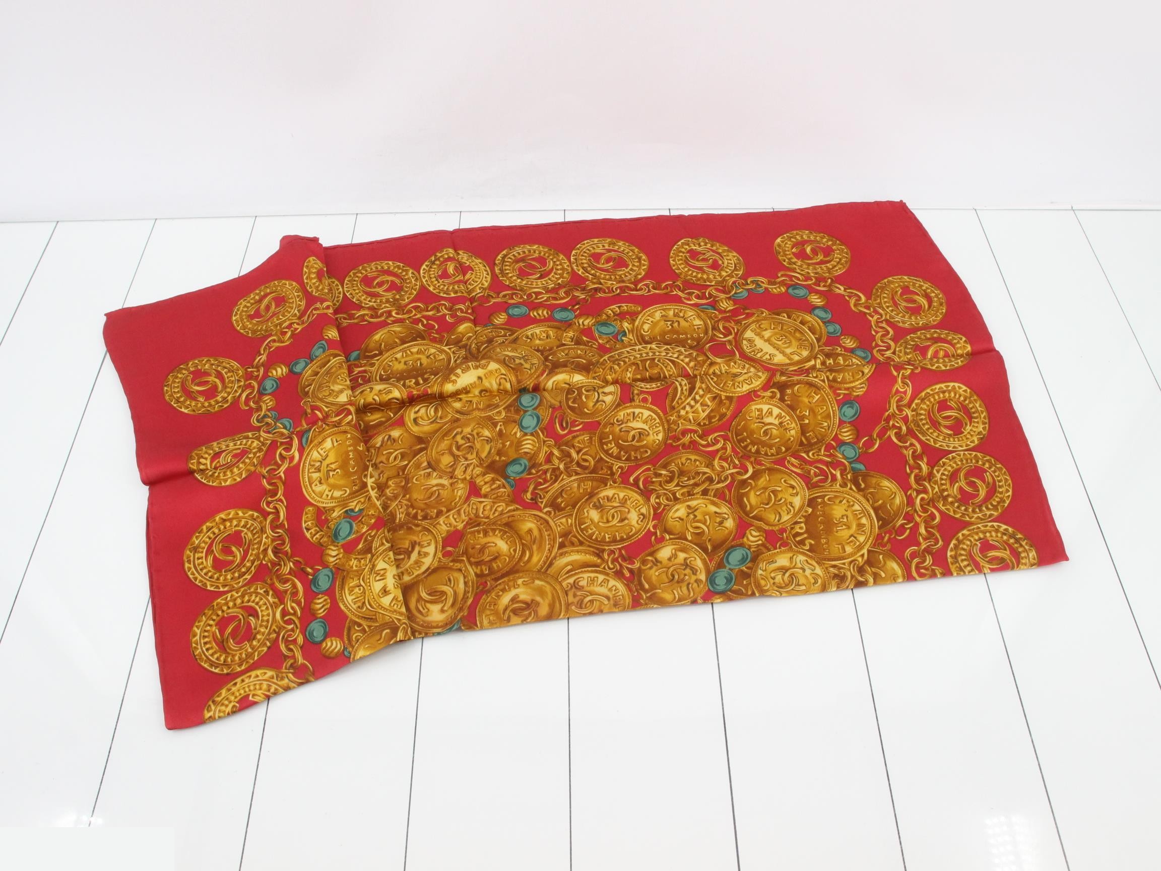 Scarf with tag — view 3