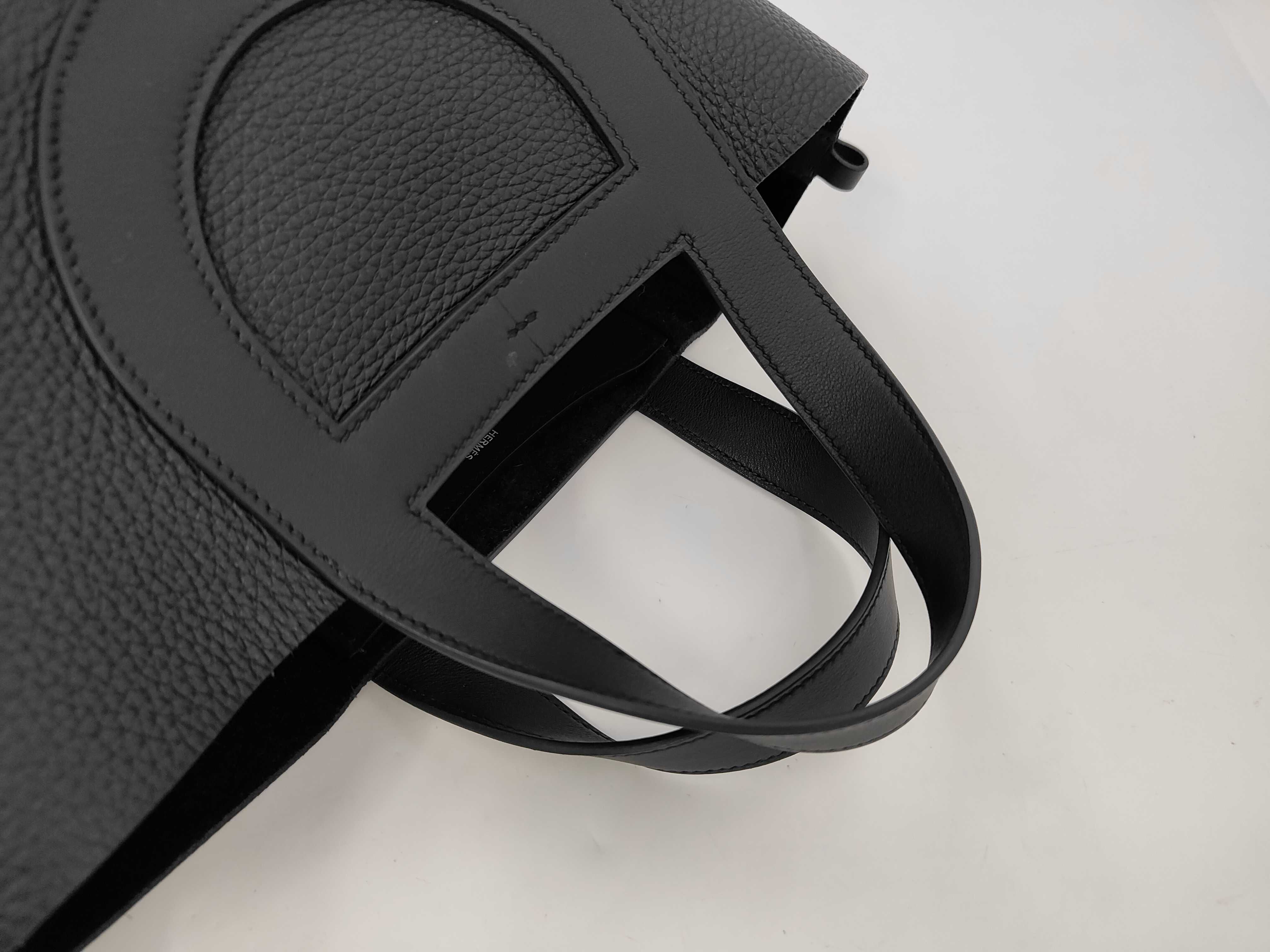 In the Loop 23 Handbag, Leather, B Stamp, Black Handbag — view 3