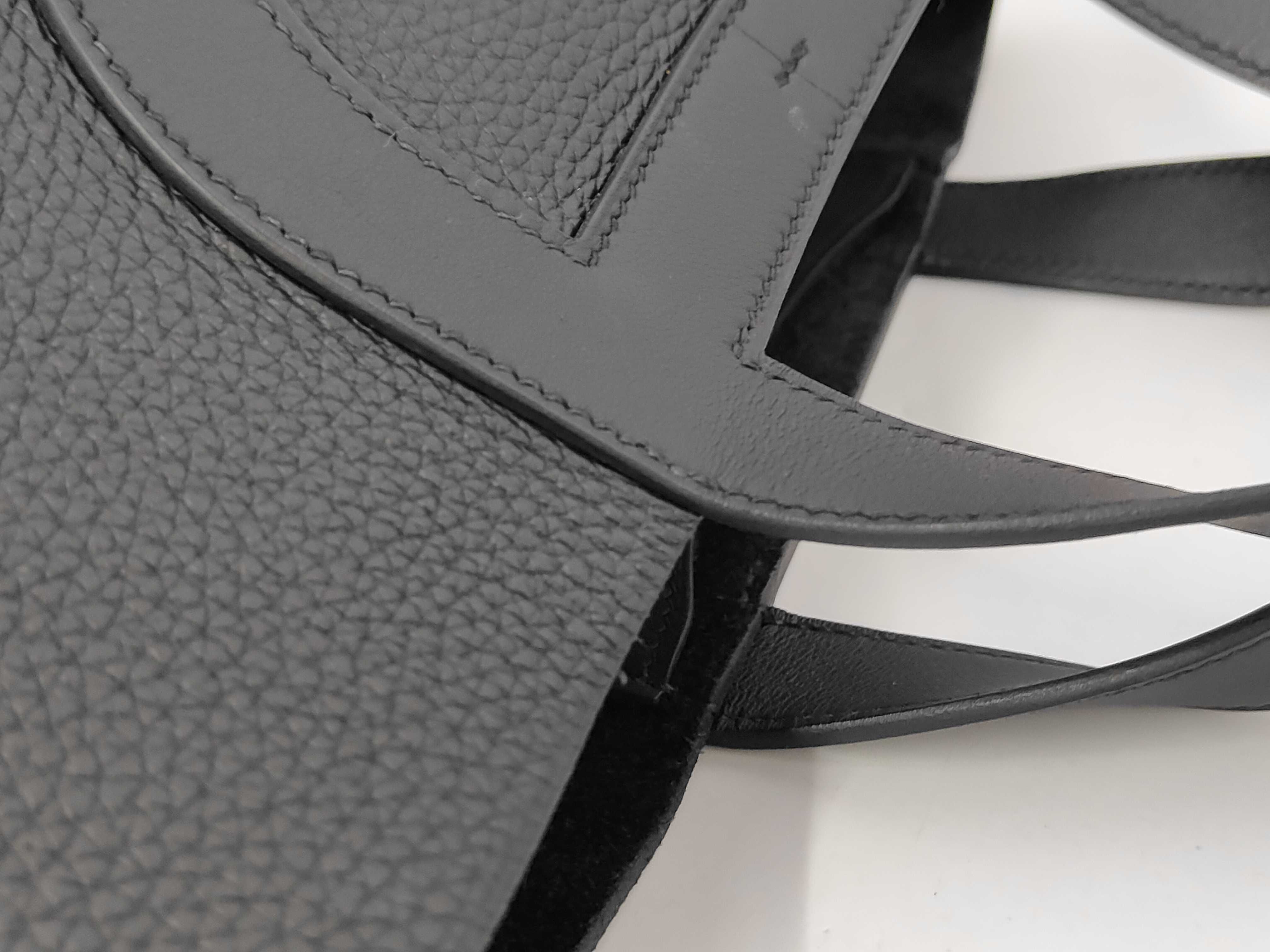 In the Loop 23 Handbag, Leather, B Stamp, Black Handbag — view 5