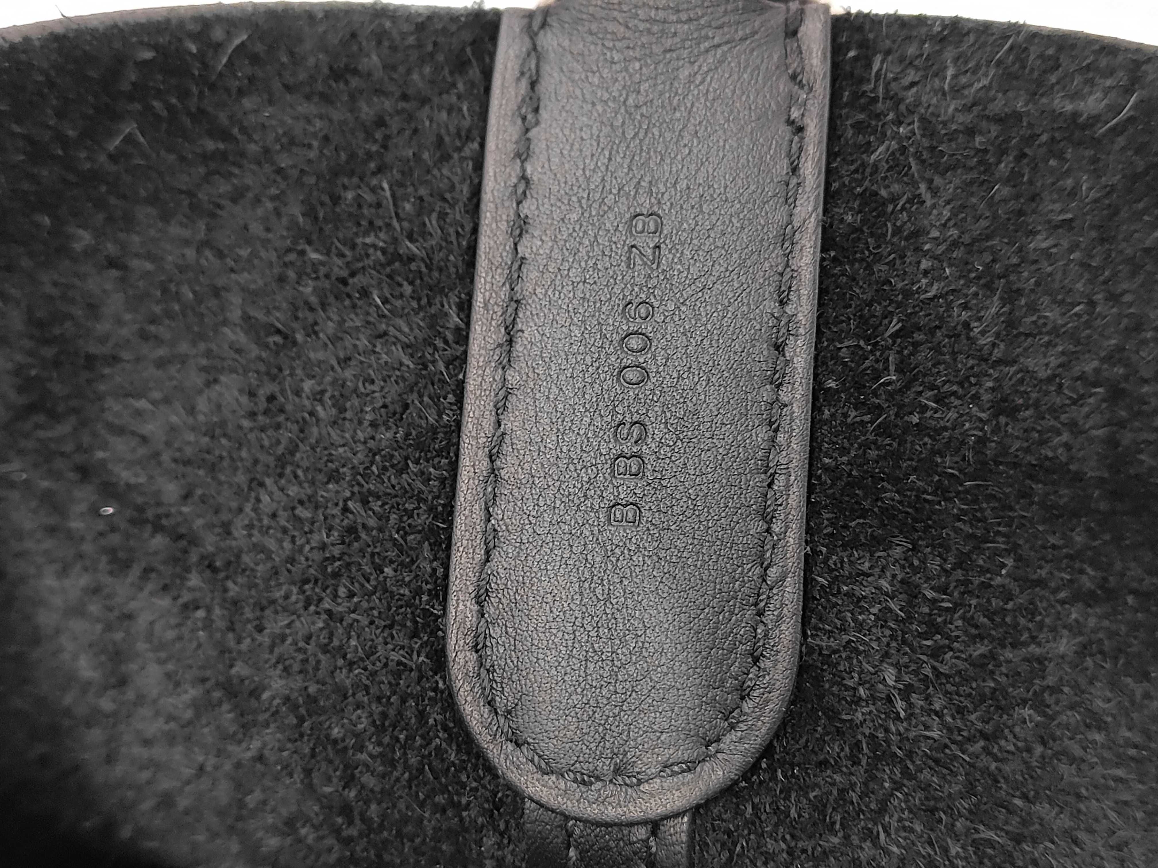 In the Loop 23 Handbag, Leather, B Stamp, Black Handbag — view 10