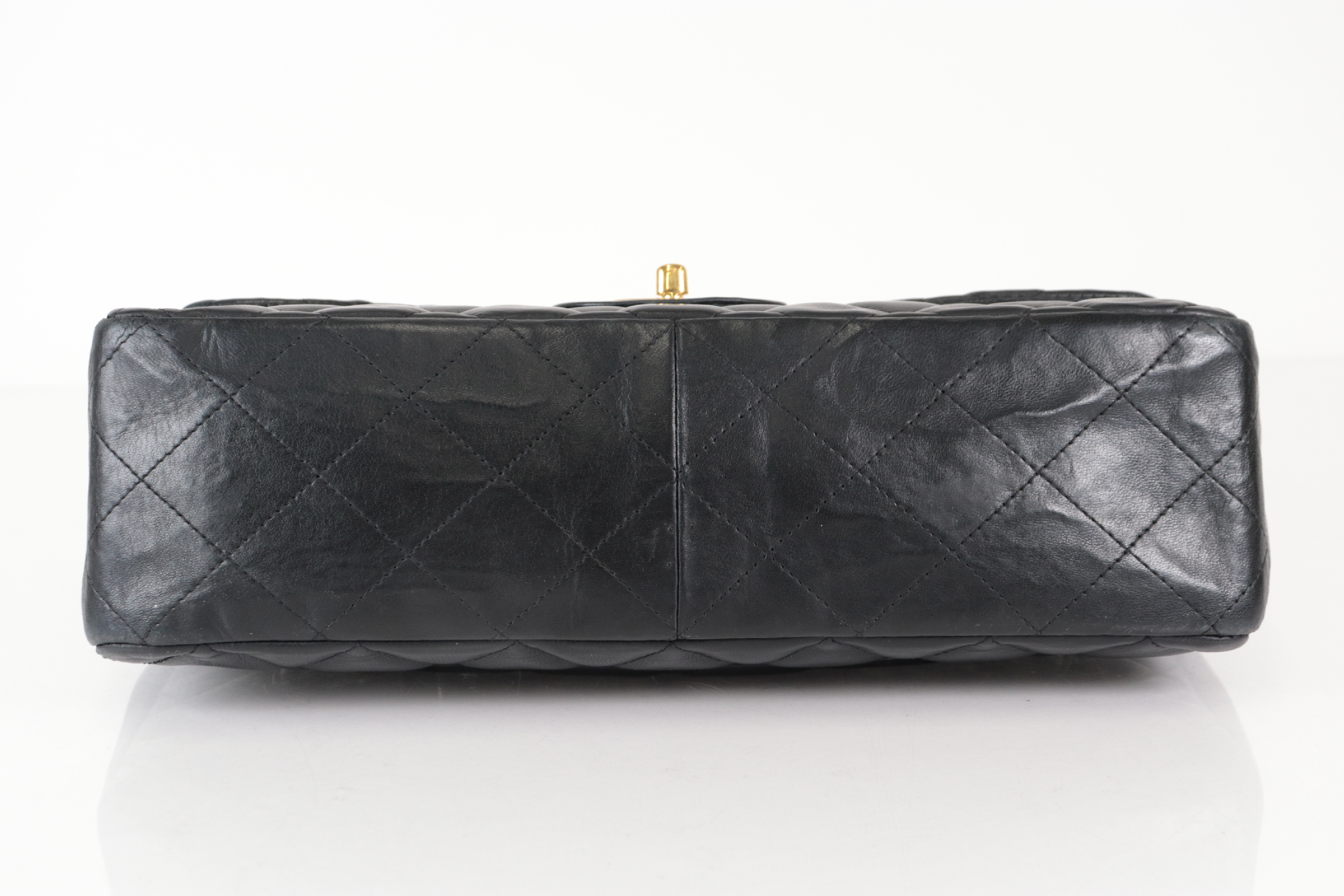 Lambskin Chain Shoulder Bag W30 (Serial Number 13) — view 7
