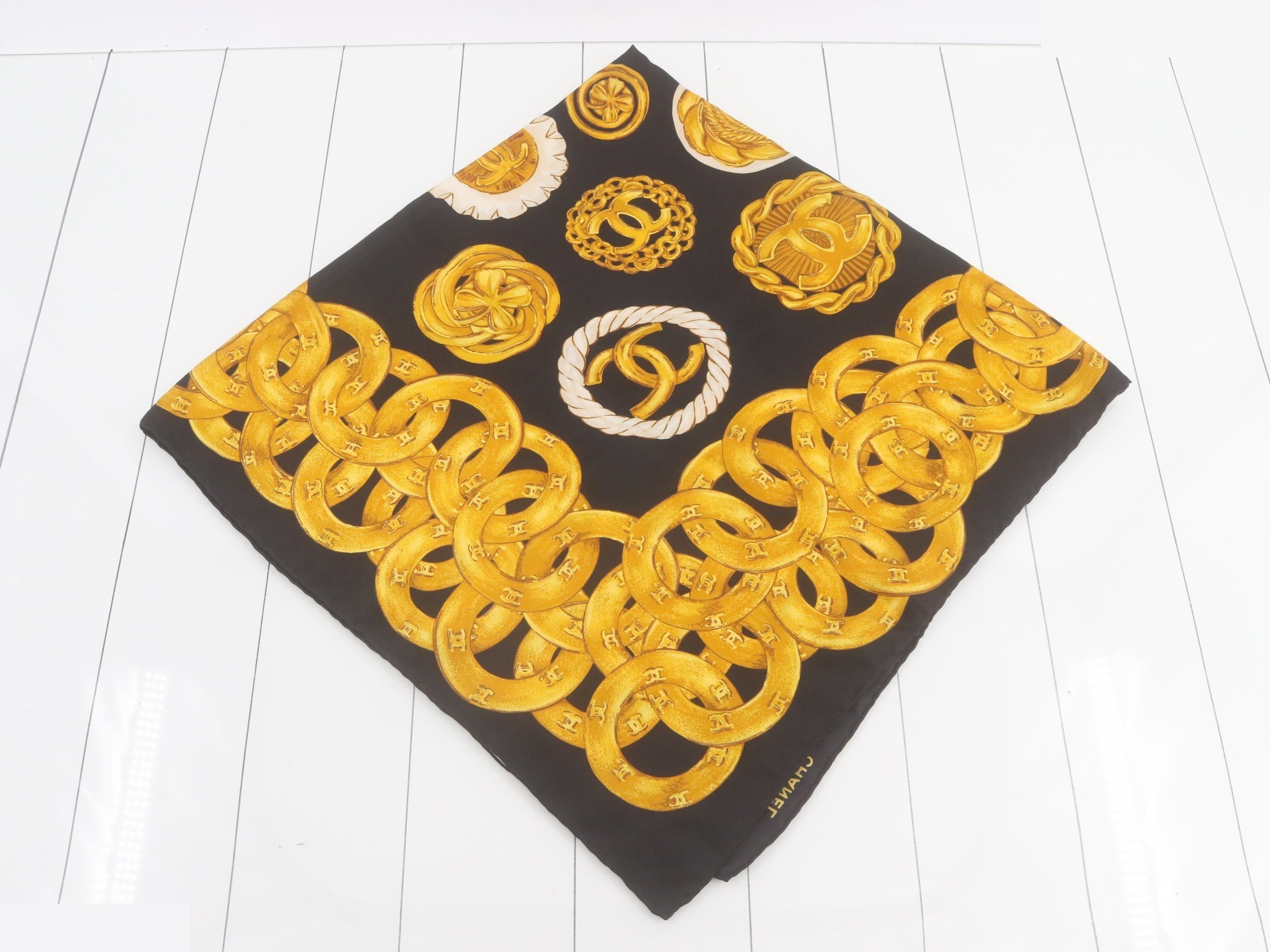 scarf — view 2