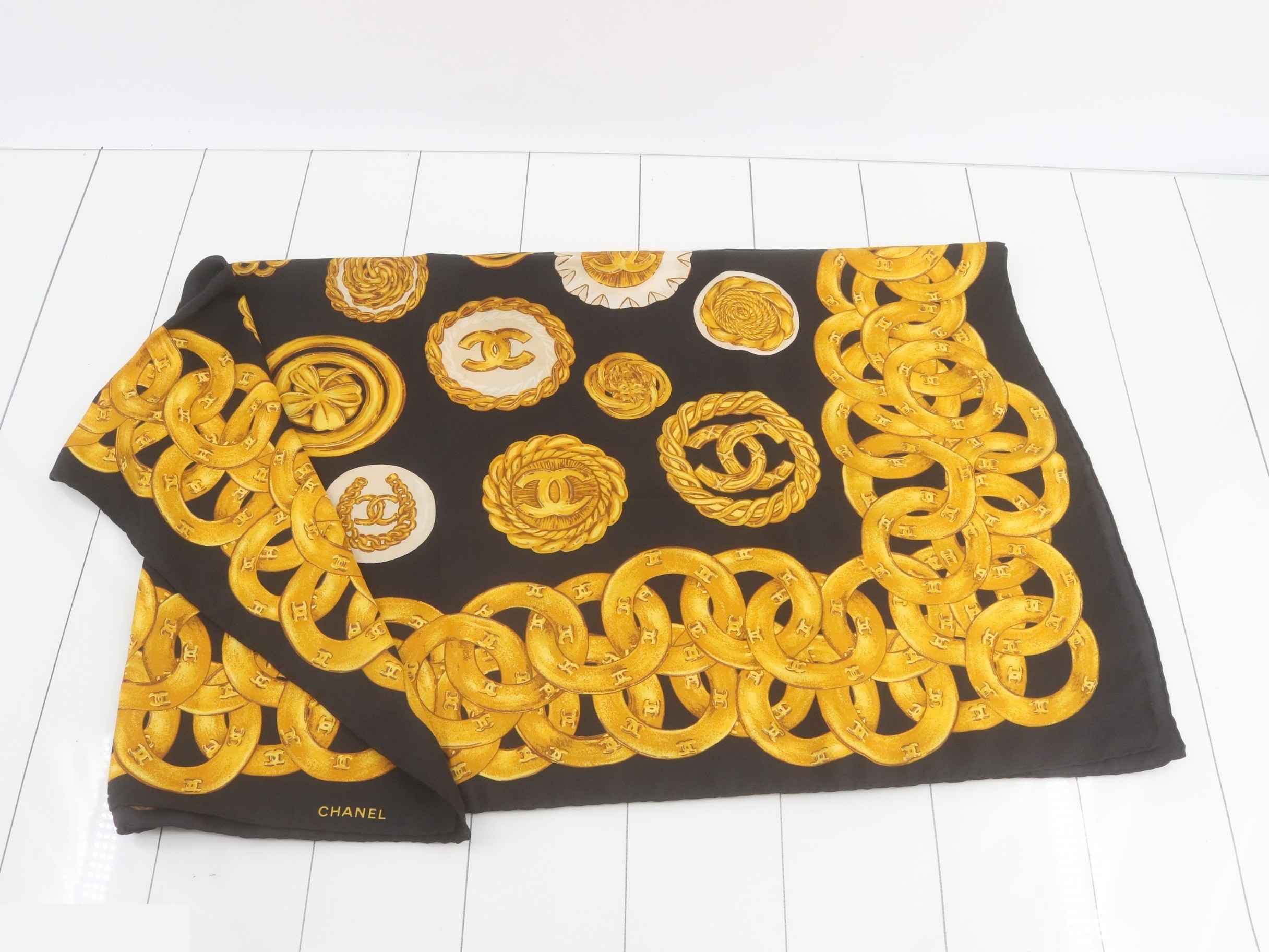 scarf — view 3