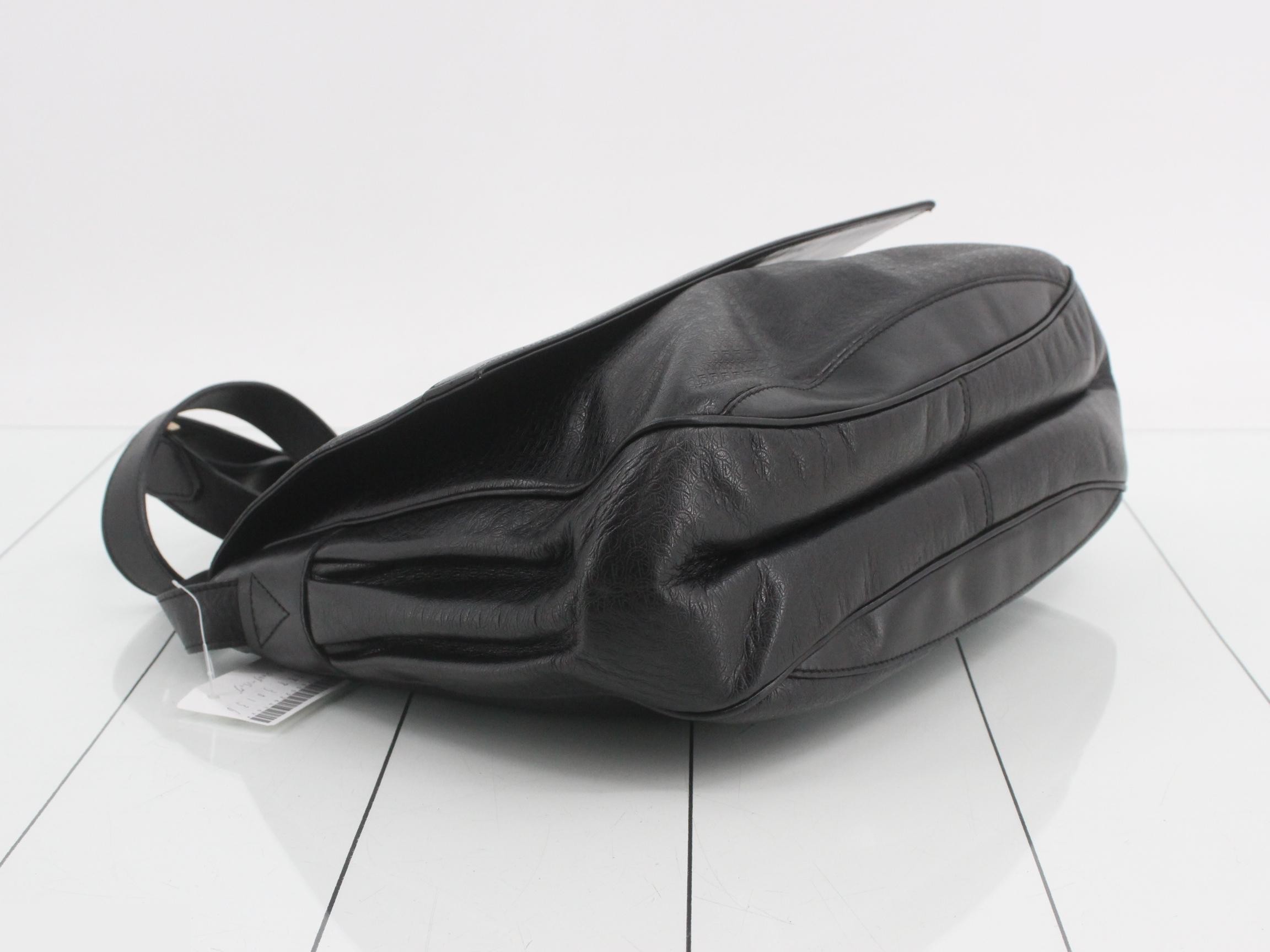 Vintage Gucci shoulder bag, men's/women's, black, cross-body, GG — view 5