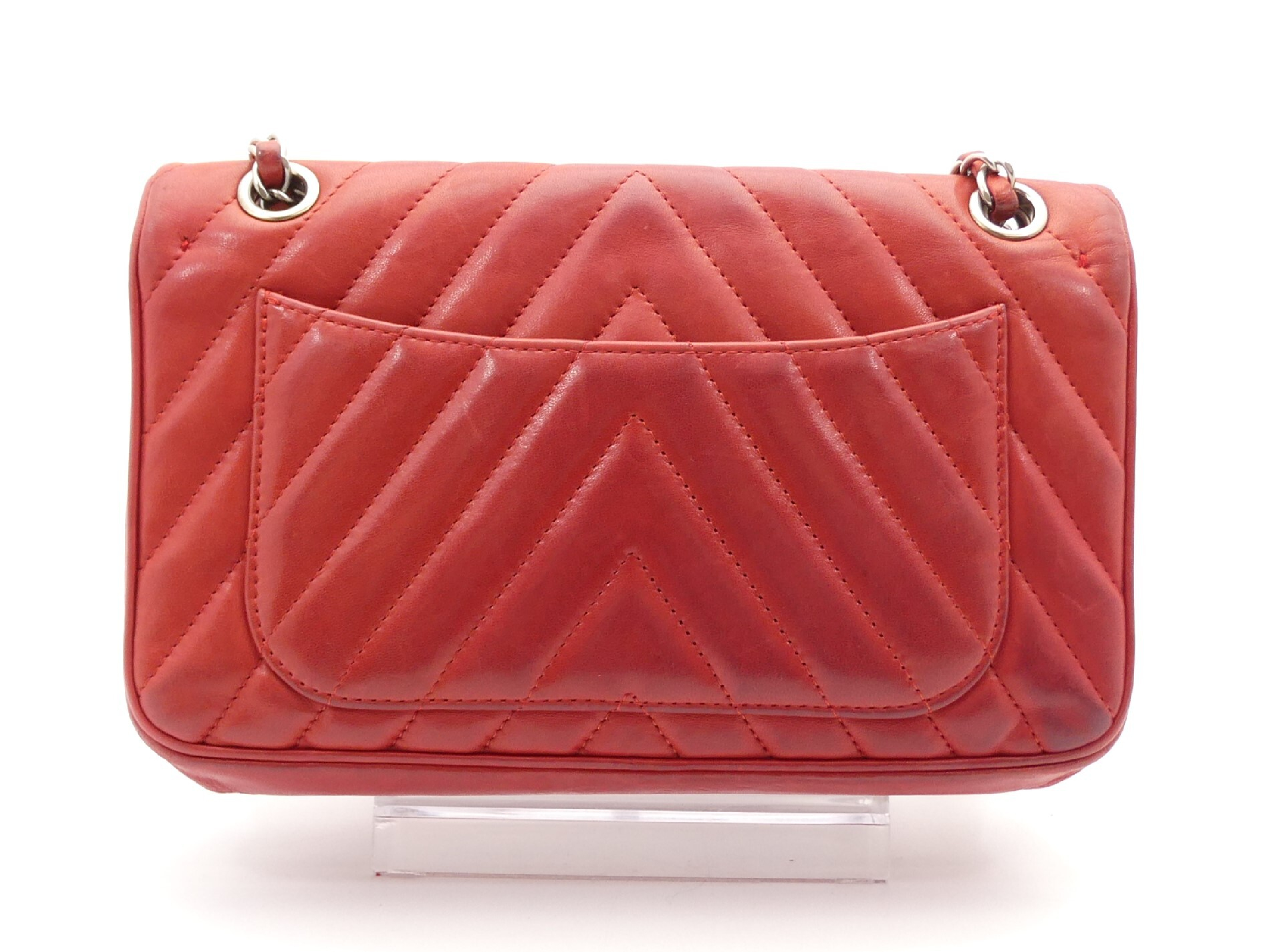 V-stitch Lion Coco Mark Turnlock Double Chain Shoulder Bag — view 2