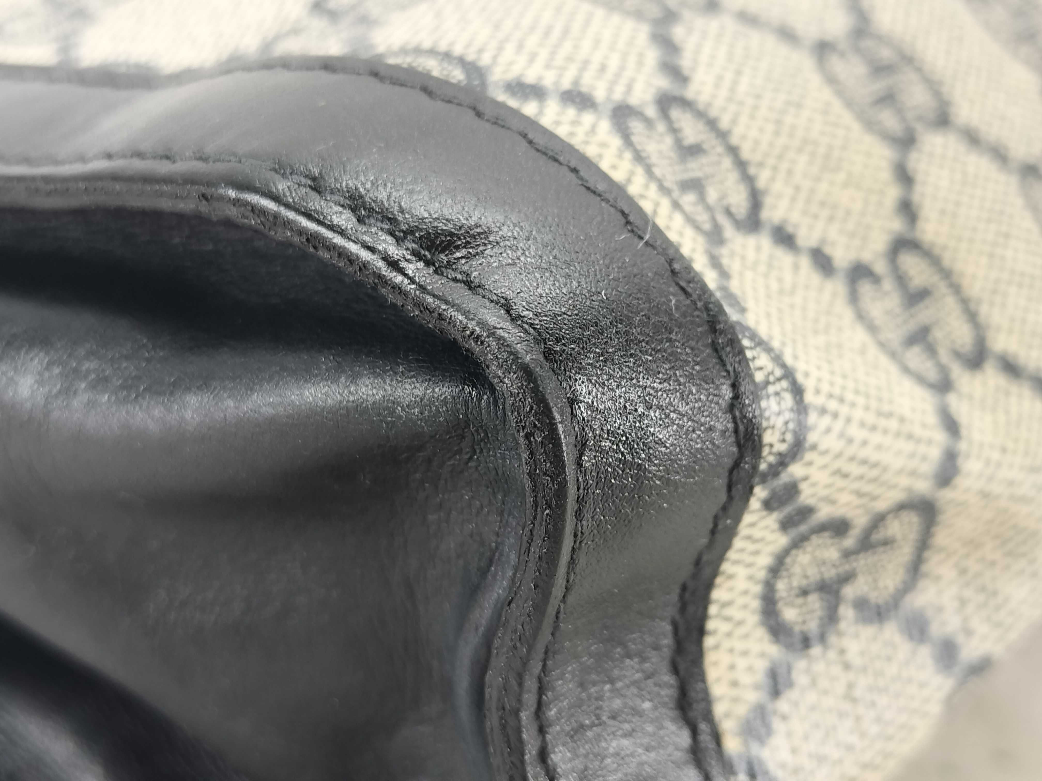 Old GG Supreme Sherry Clutch Bag — view 3