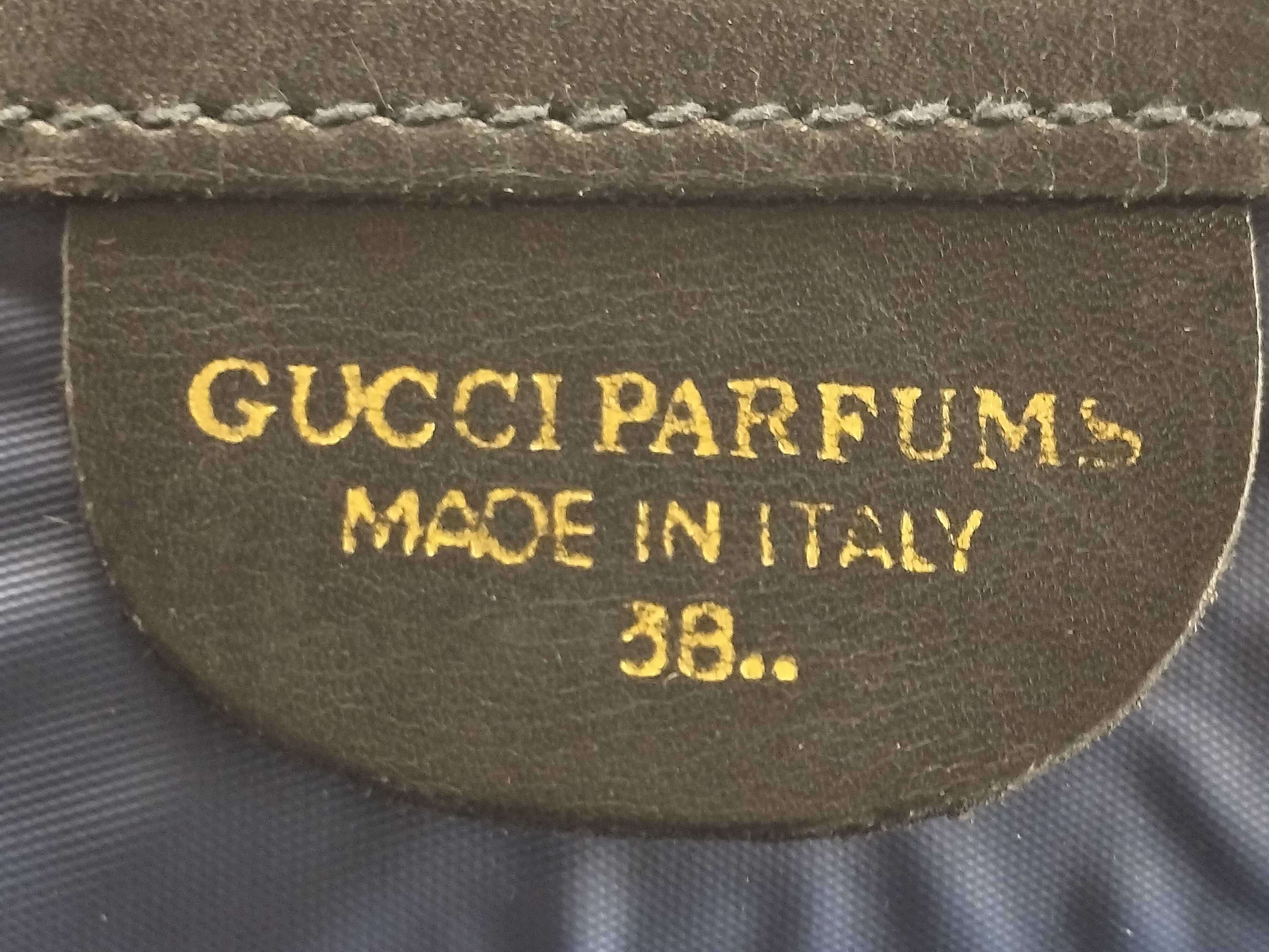 Old GG Supreme Sherry Clutch Bag — view 8
