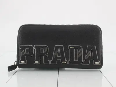 Big Logo Round Zipper Long Wallet