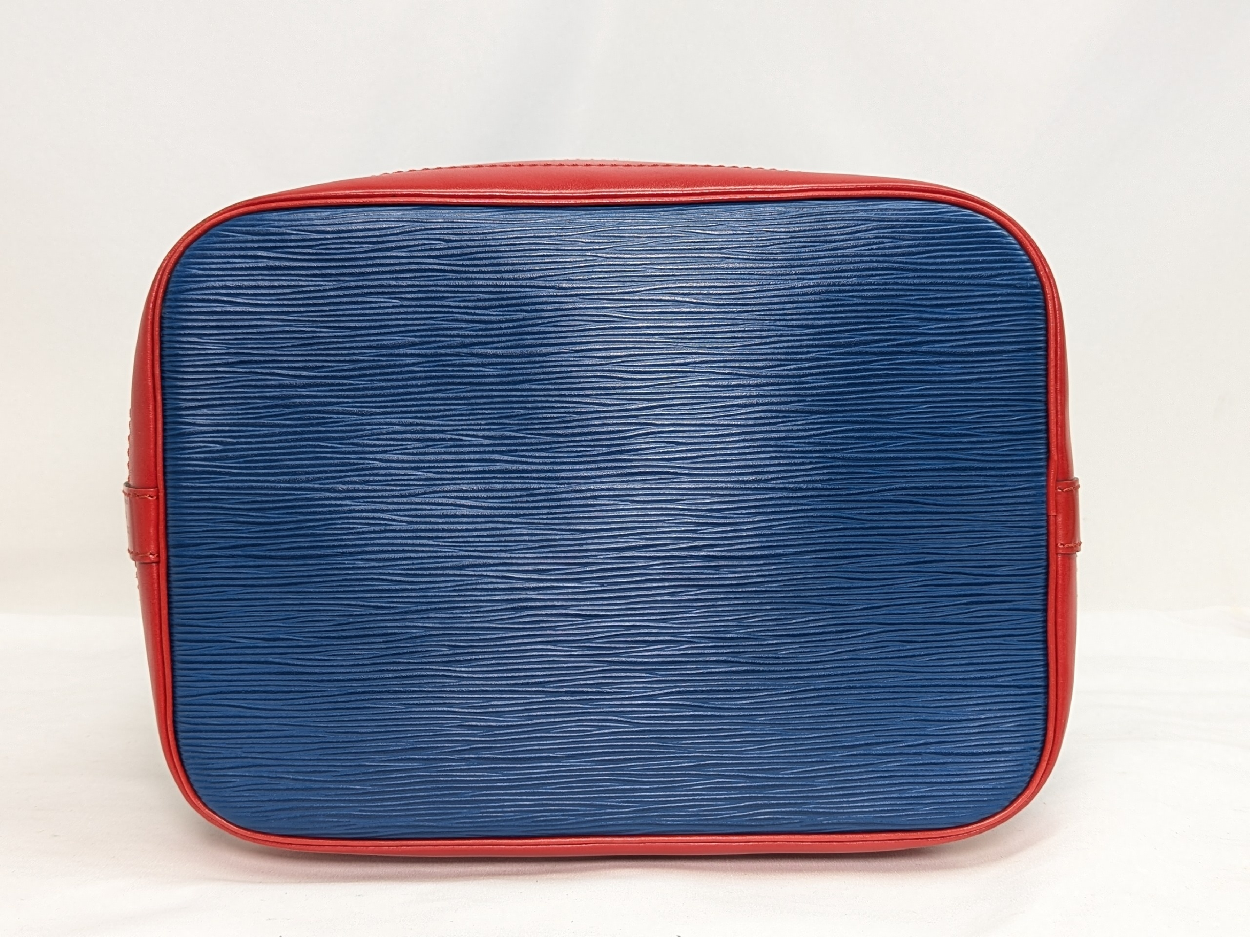 Epi Noé Tricolor Shoulder Bag — view 5