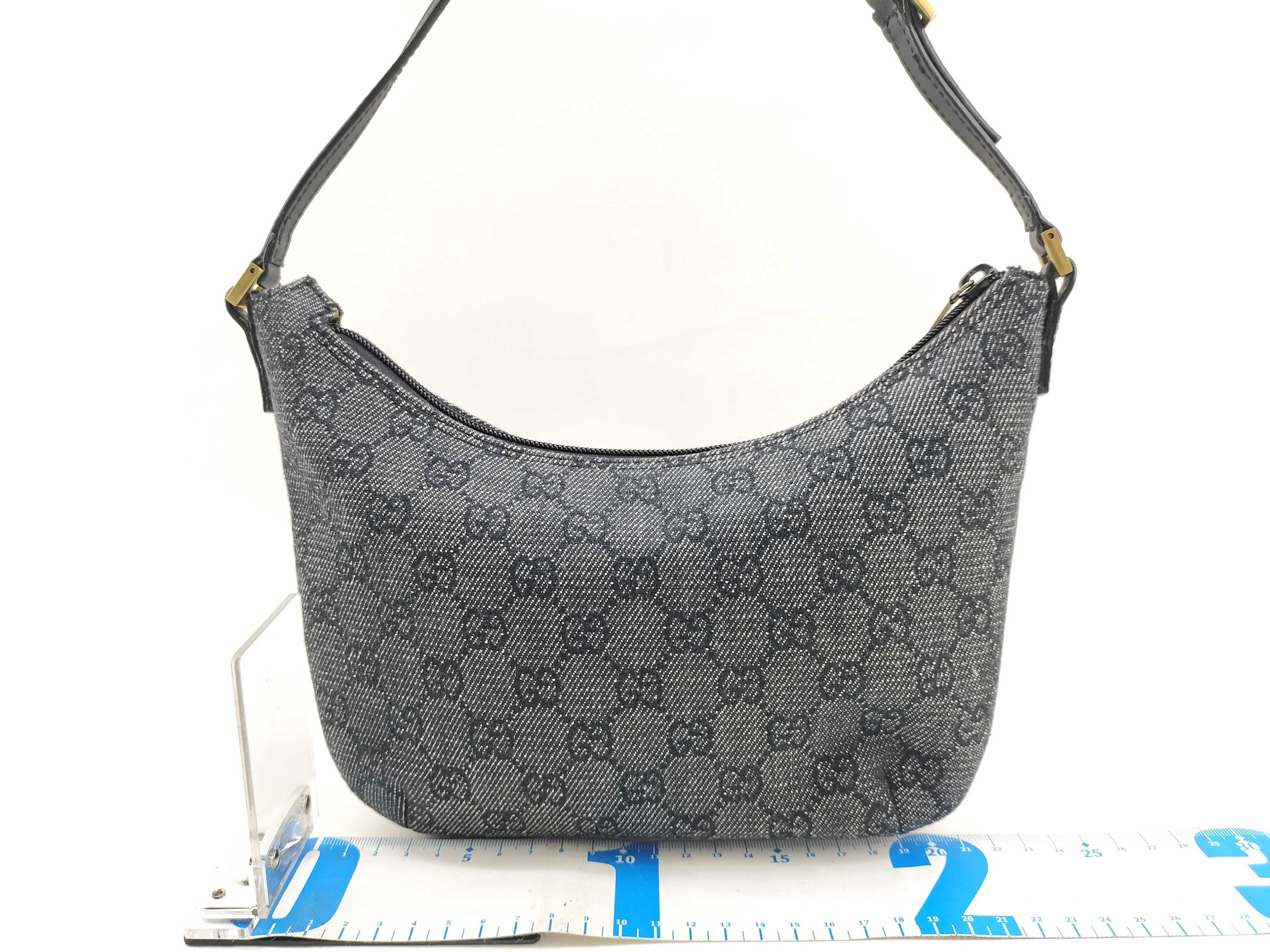GG Canvas Gucci 32160 One-Shoulder Pouch — view 2