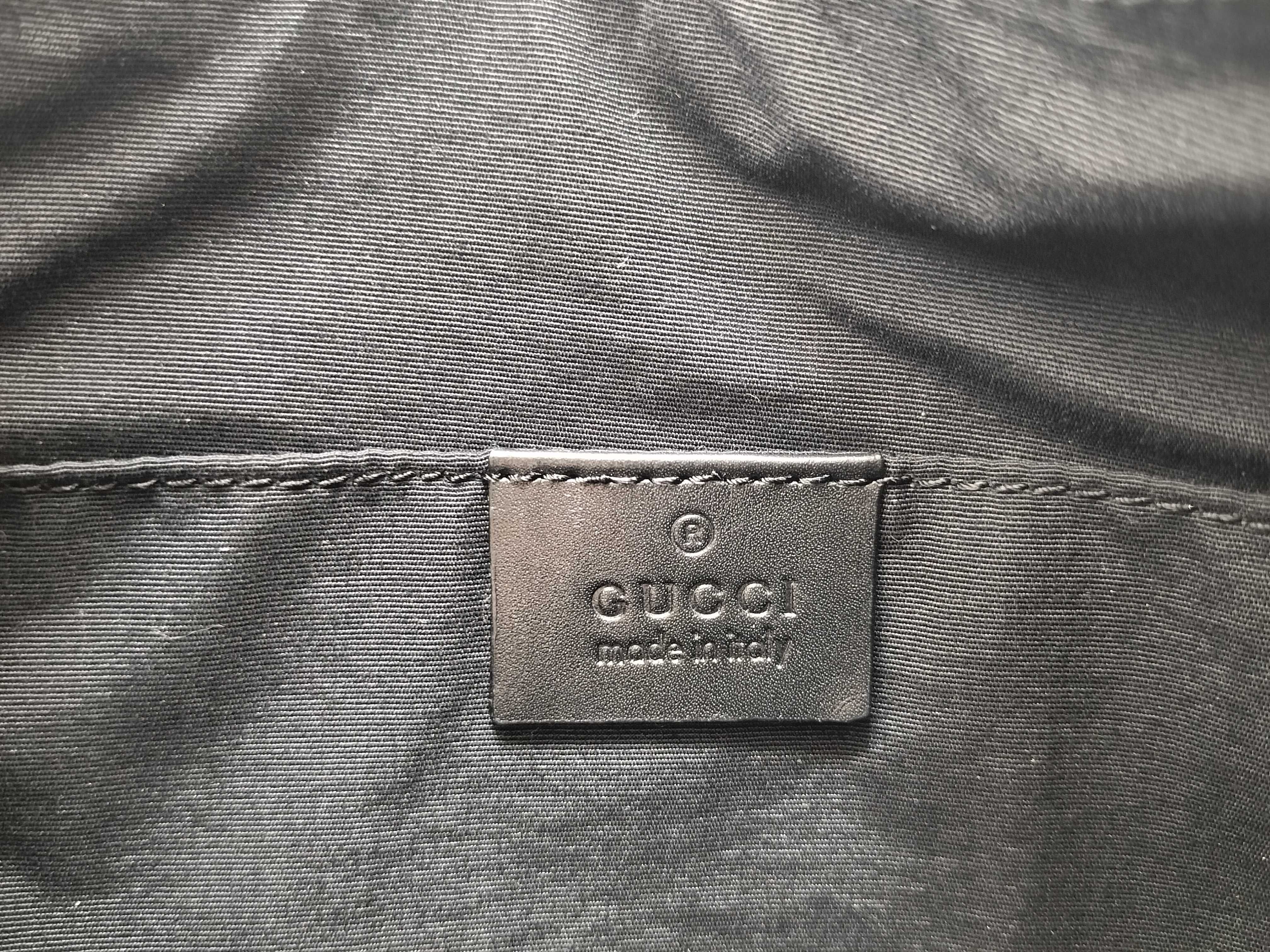 GG Canvas Gucci 32160 One-Shoulder Pouch — view 14