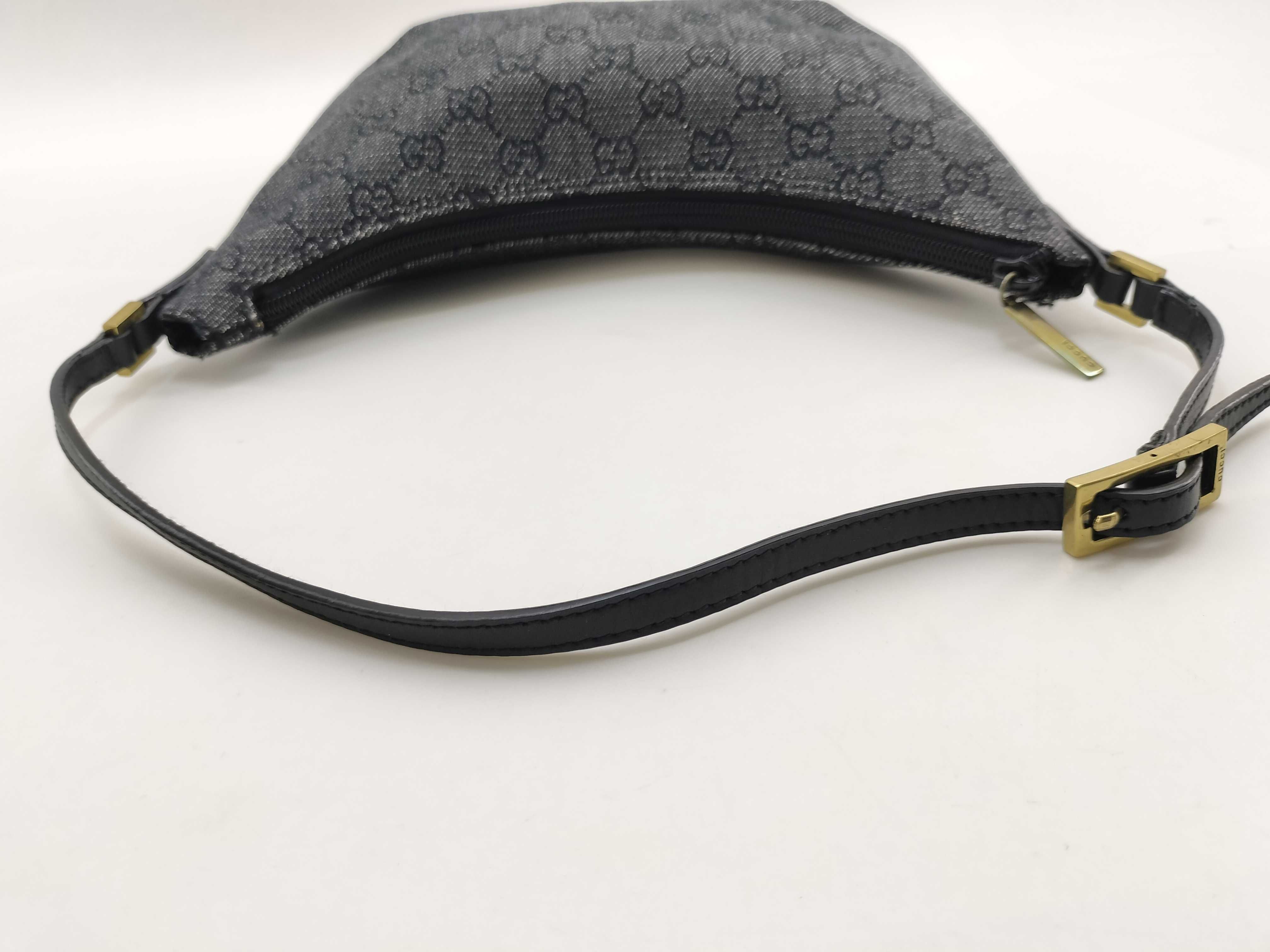 GG Canvas Gucci 32160 One-Shoulder Pouch — view 10