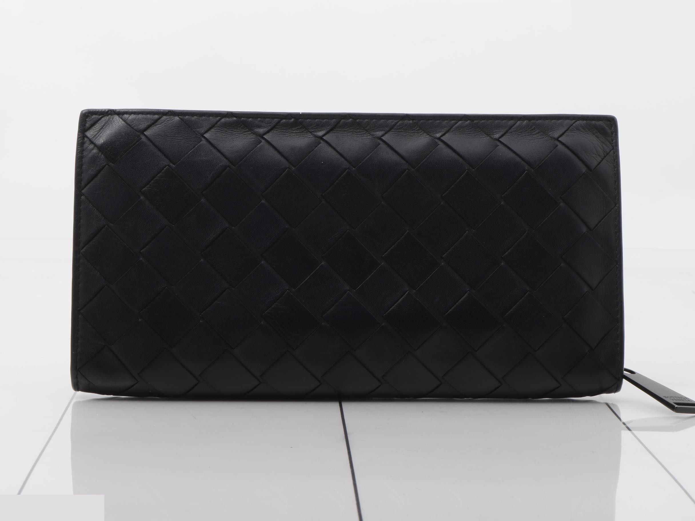 Maxi Intrecciato Long Wallet, Round Zipper, Leather — view 2