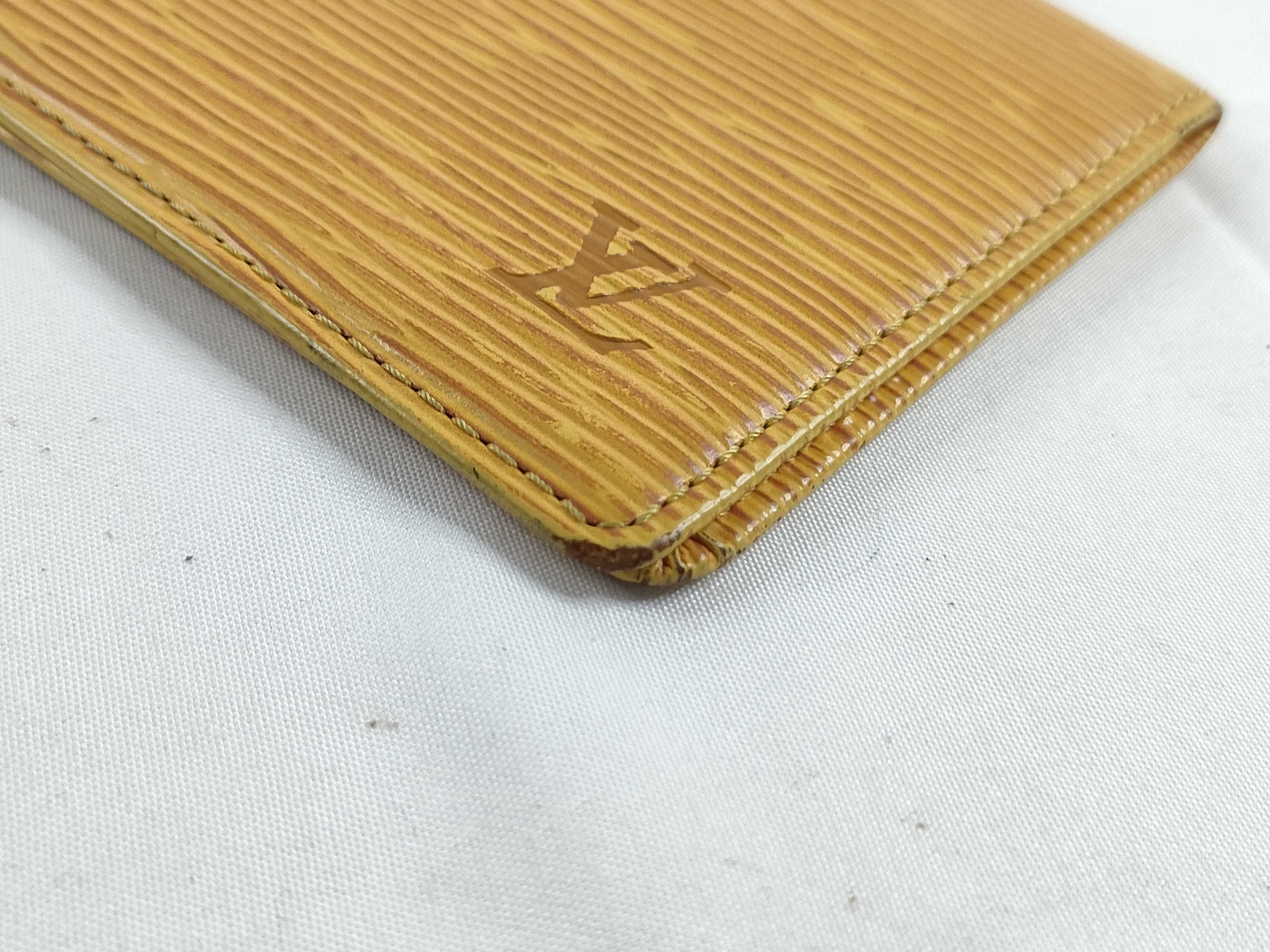 Epi LV Pass Case Yellow Card Case — view 4