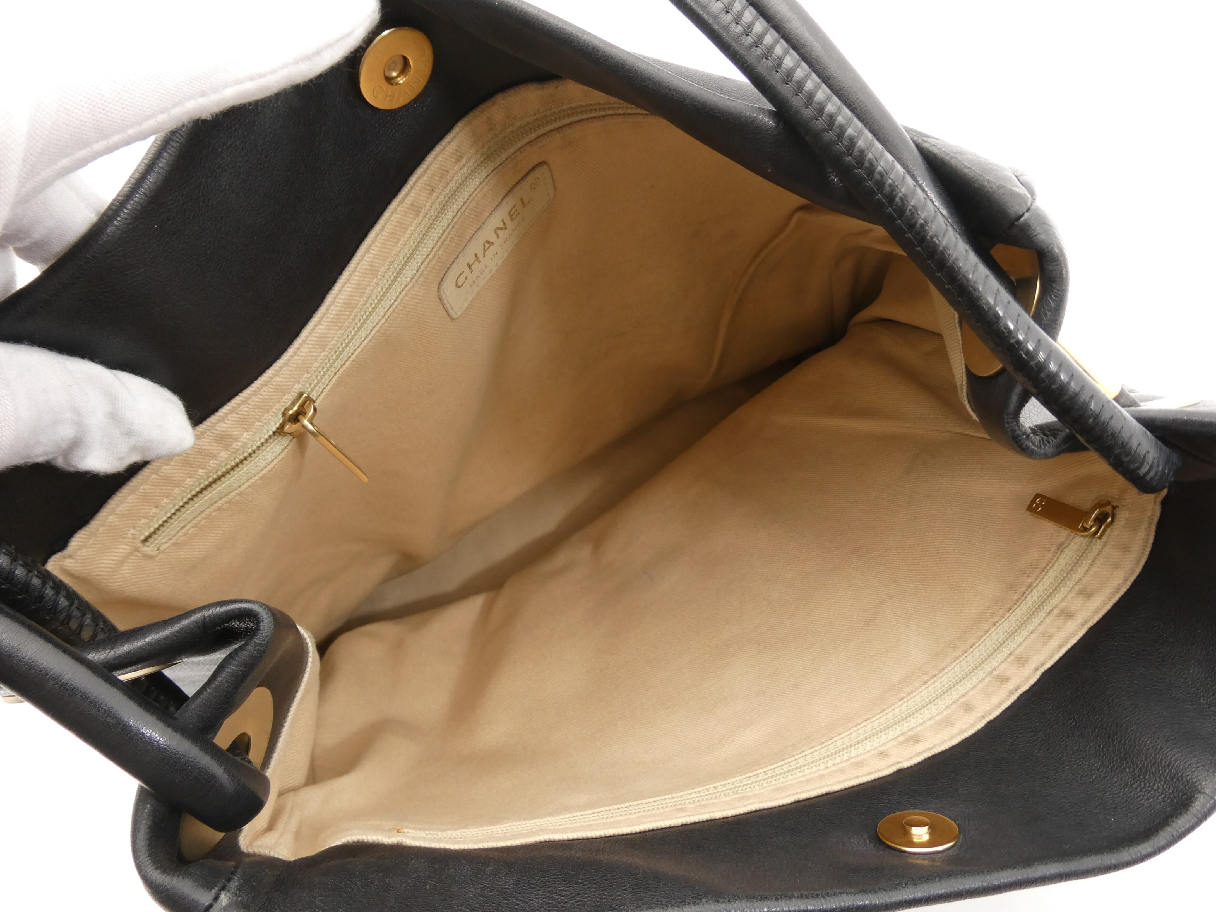 Camellia Coco Mark Leather Shoulder Bag — view 7