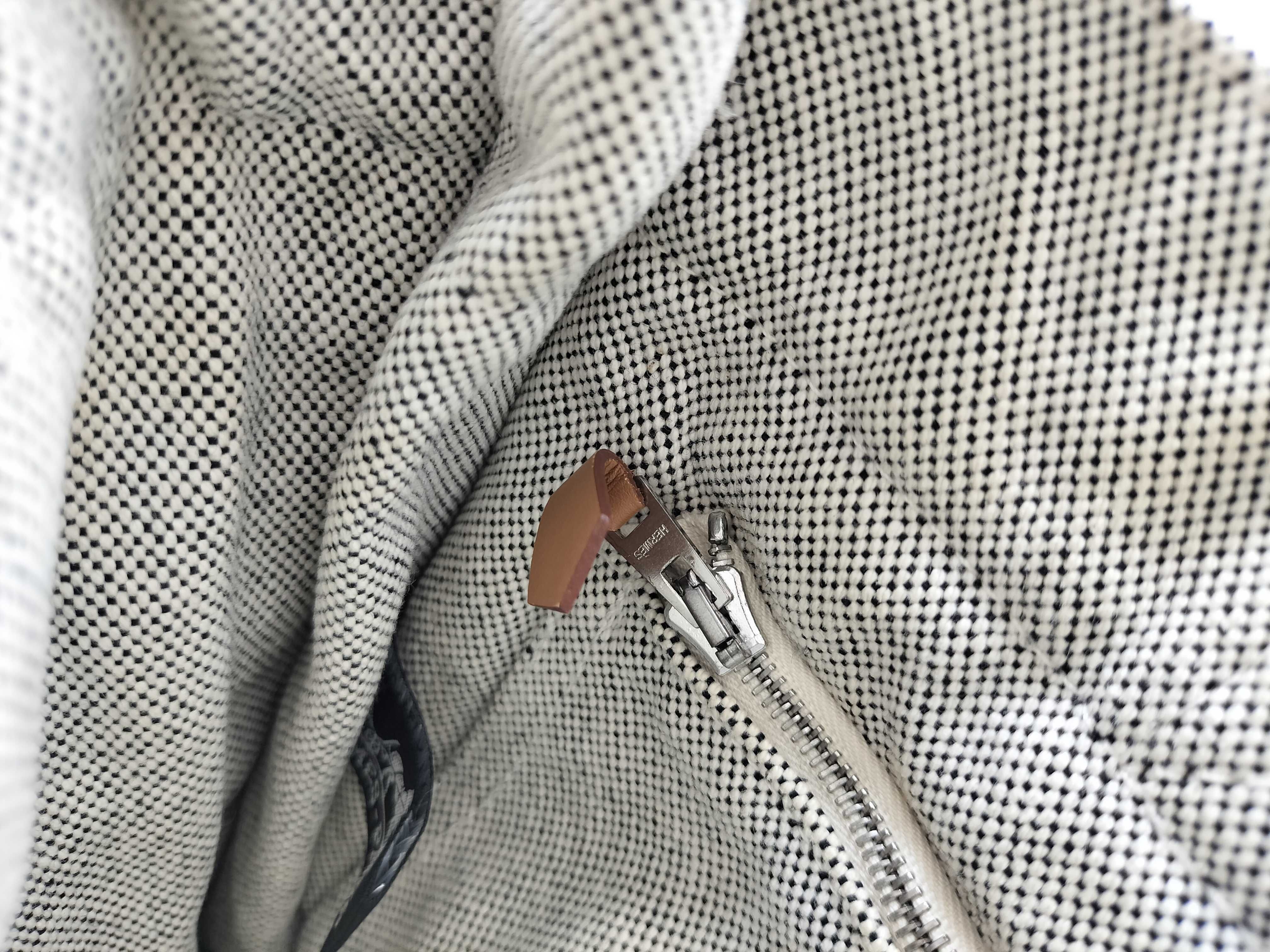 Fourre-Tout / Handbag / Canvas Handbag — view 13