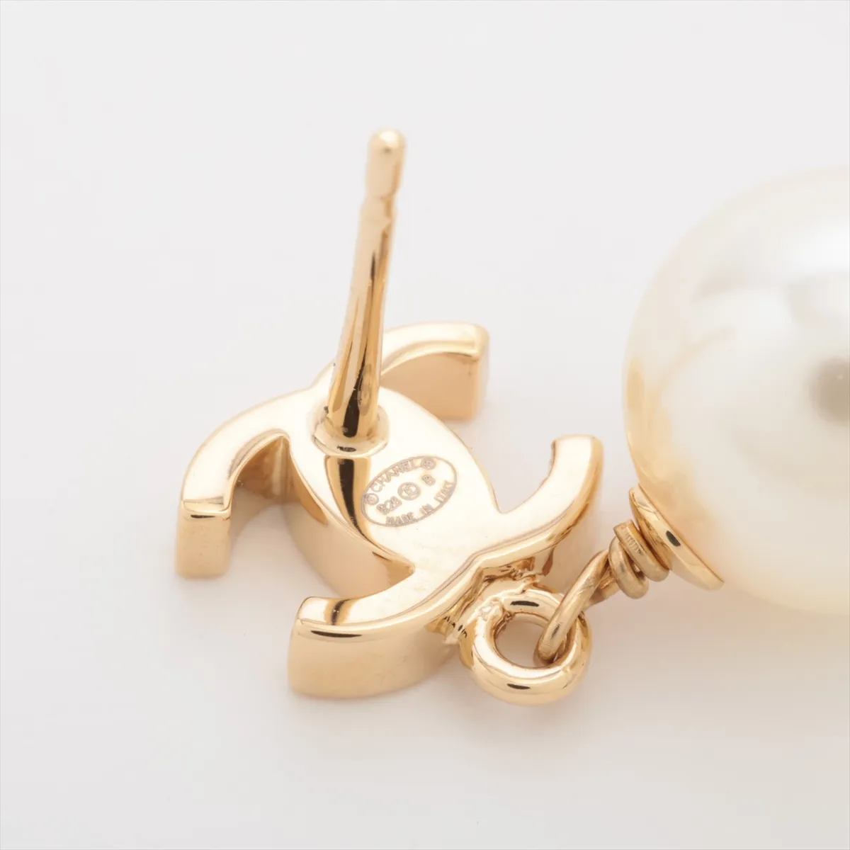 Coco Mark B26B Earrings (Pair) GP x Faux Pearl Gold Scratches — view 5