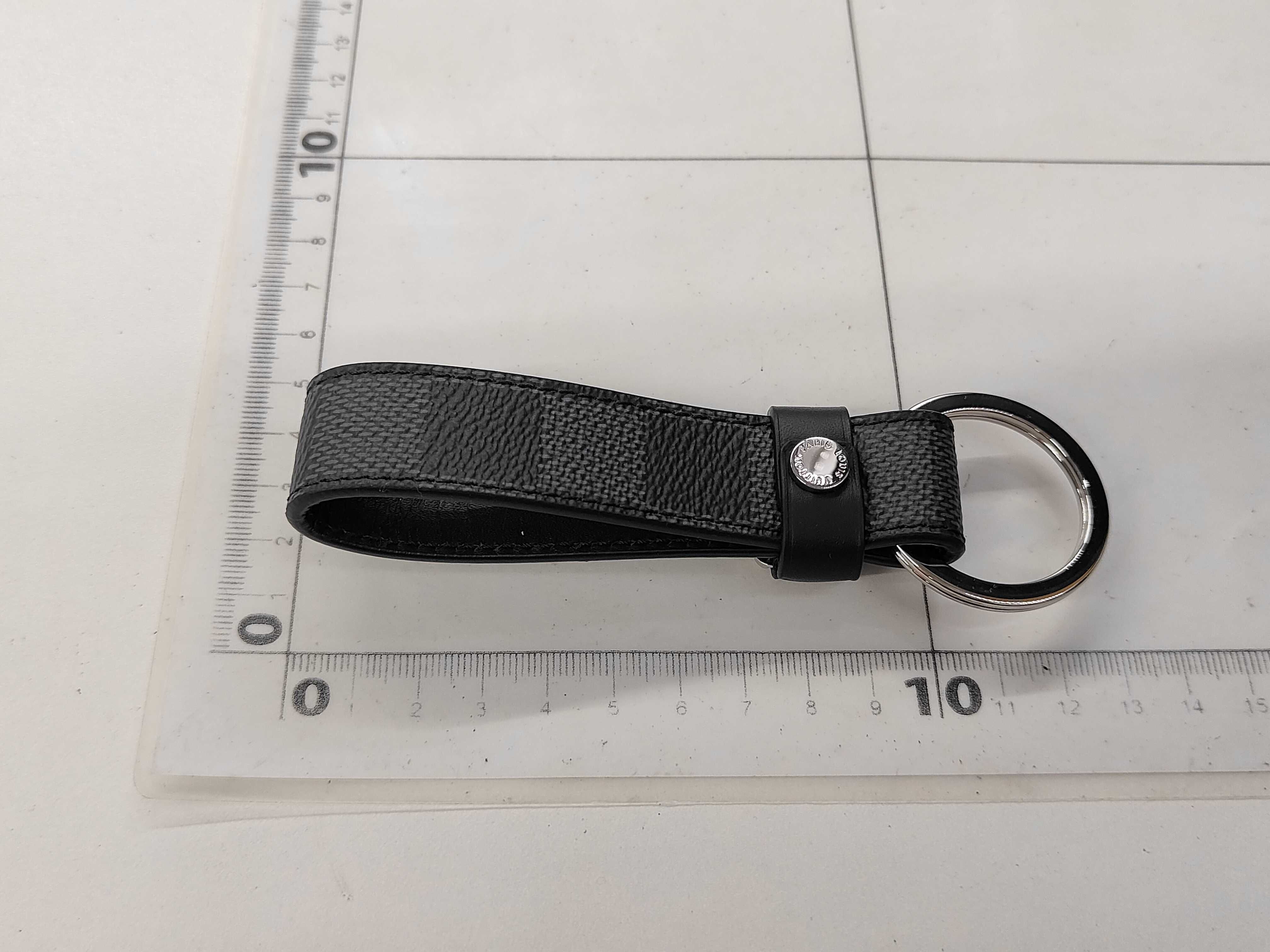 Damier Graphite Dragonne M62706 Key Case — view 2
