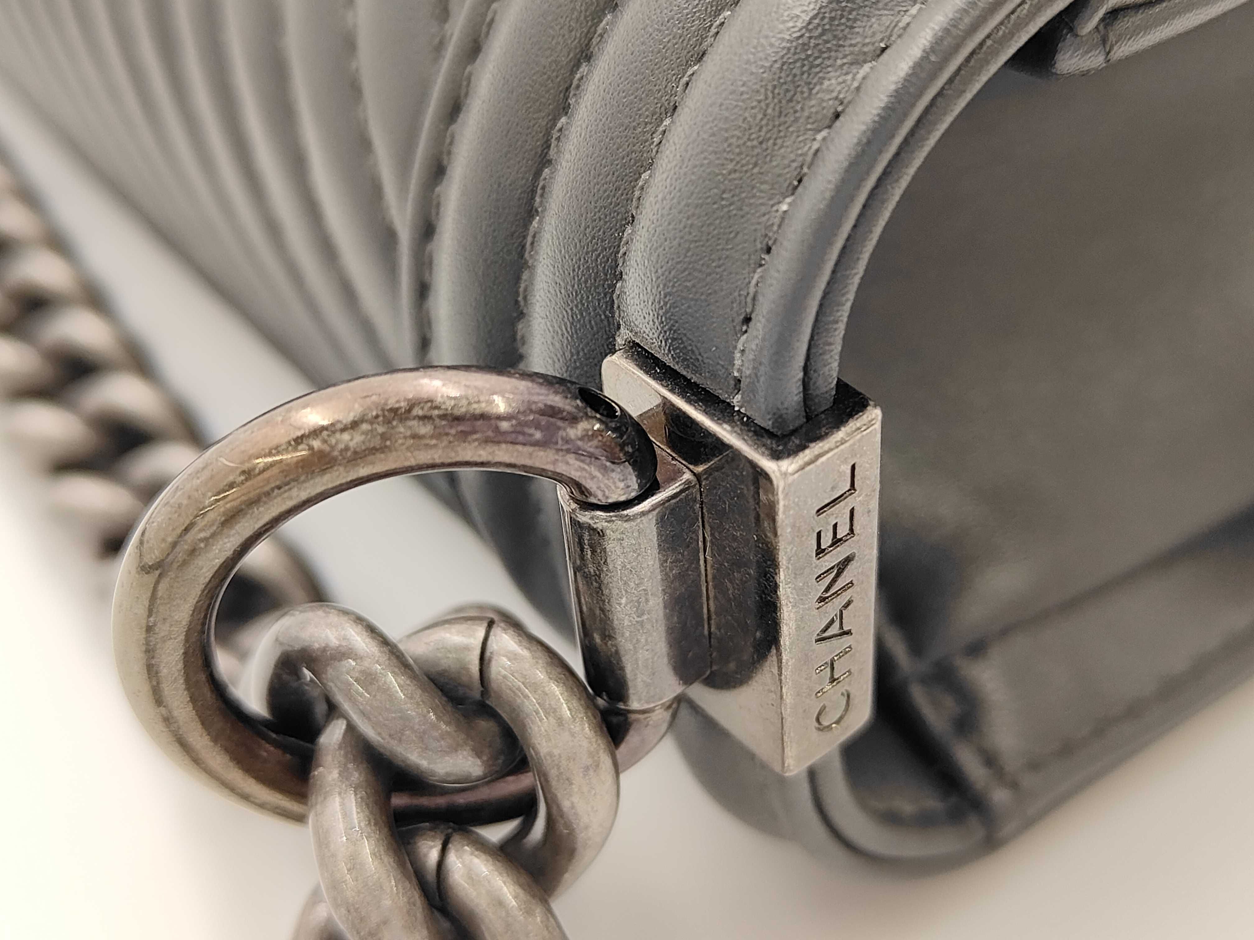 Boy Chanel 28 V-stitch Lambskin Grey Shoulder Bag with Dust Bag, Card, and Seal — view 8