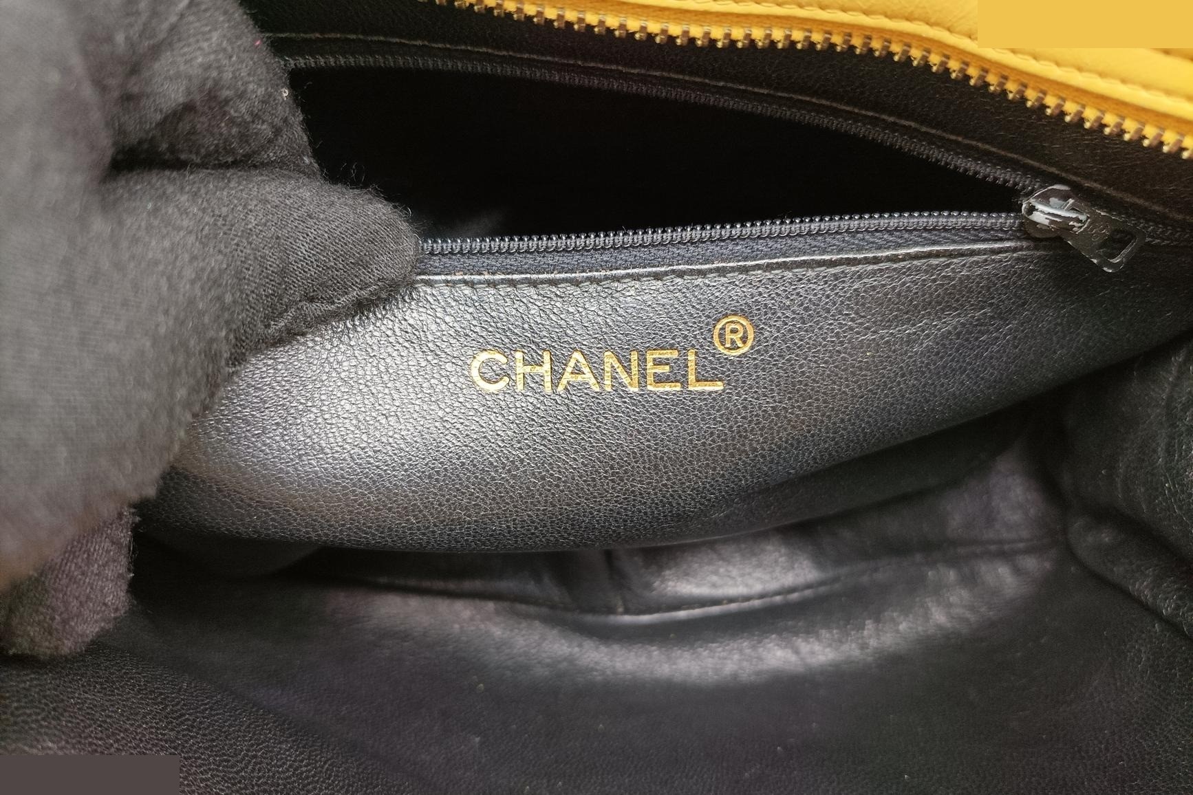 Matelassé Tassel Lambskin Yellow — view 7
