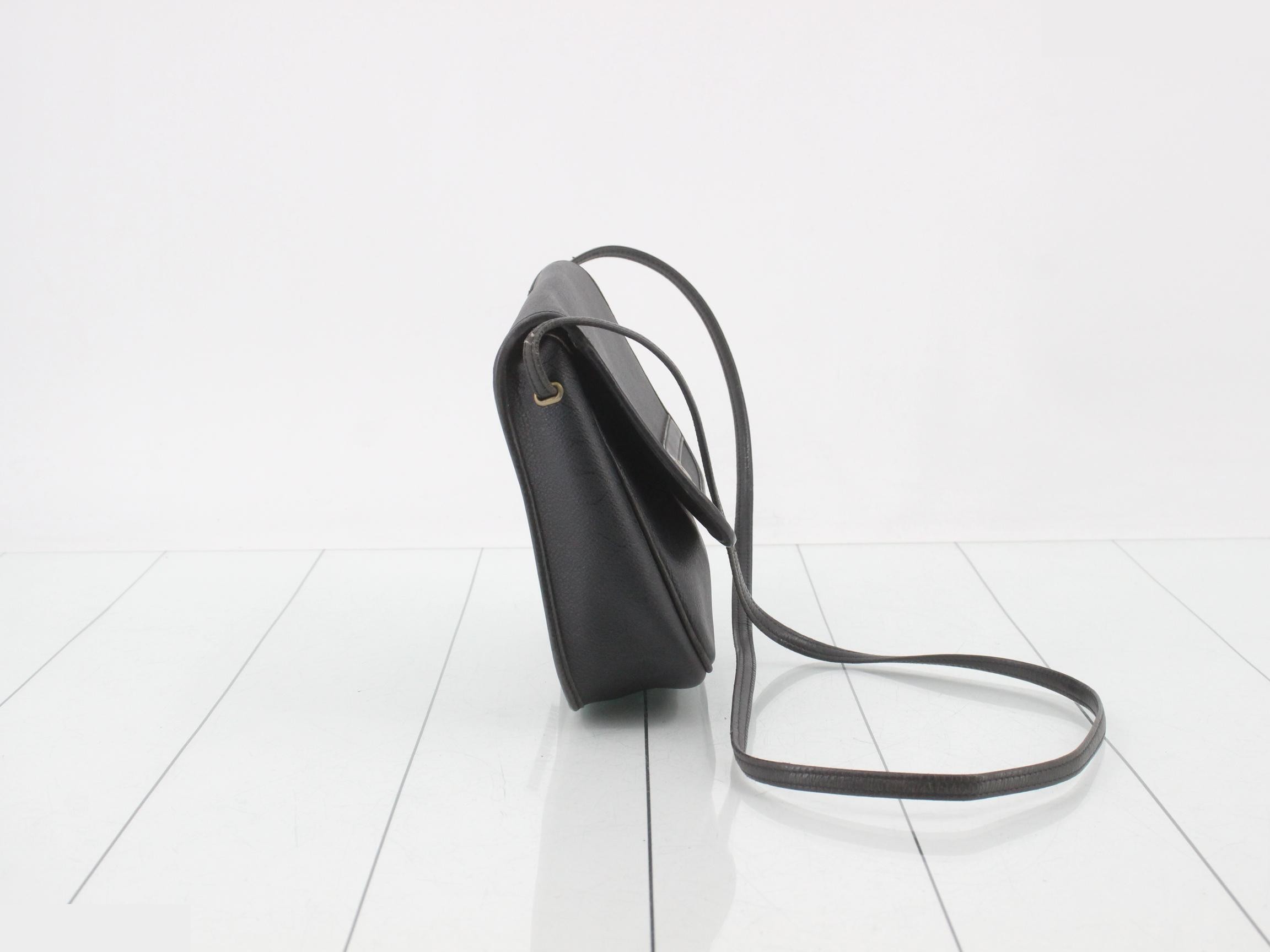 Honeycomb pattern shoulder bag — view 4