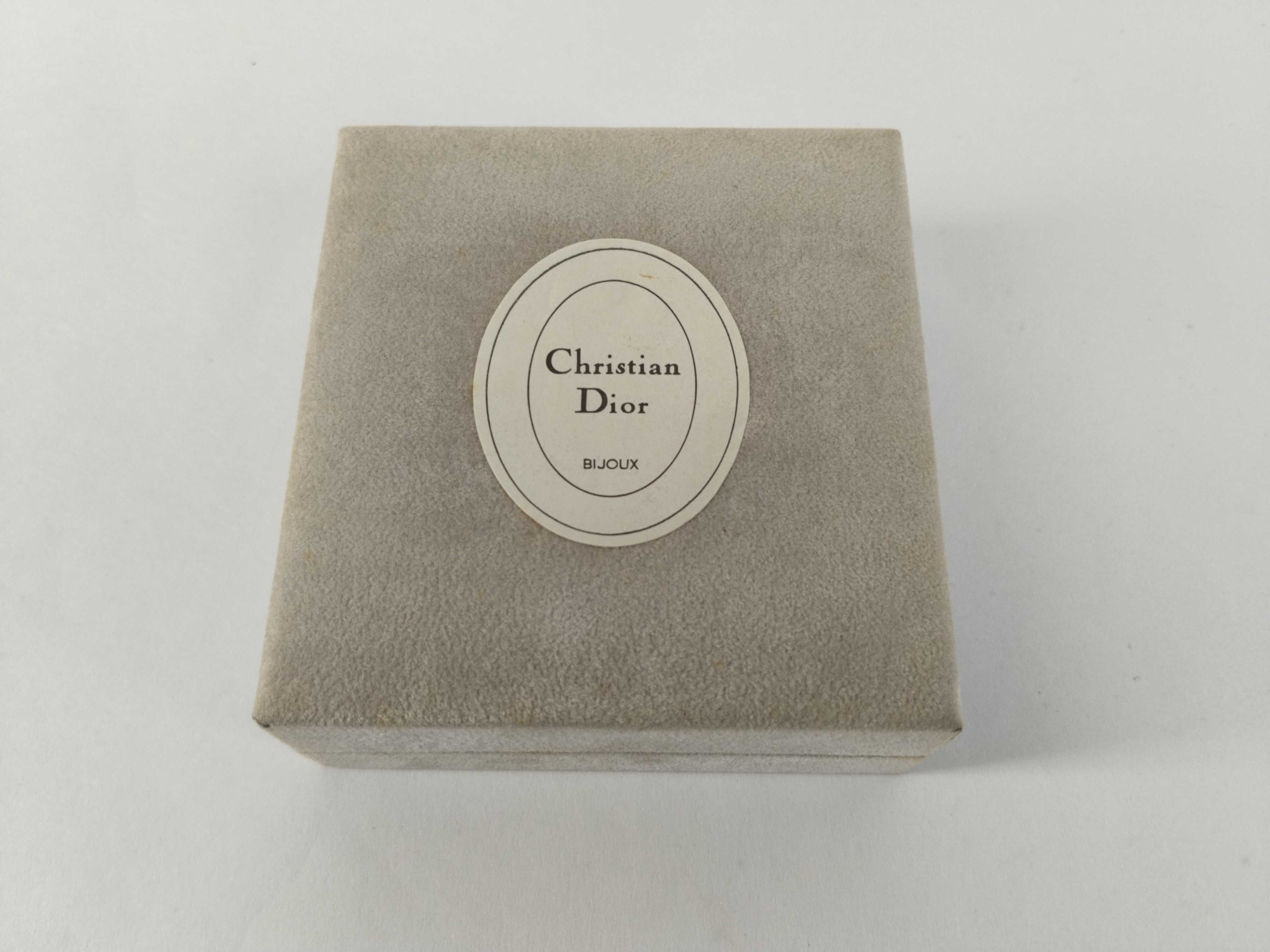 CD logo gold earrings with box. — view 11