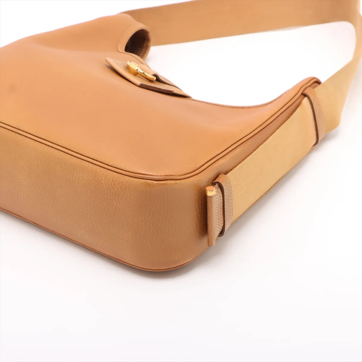 Saco Ardennes Natural Gold Hardware W:1993 — view 3