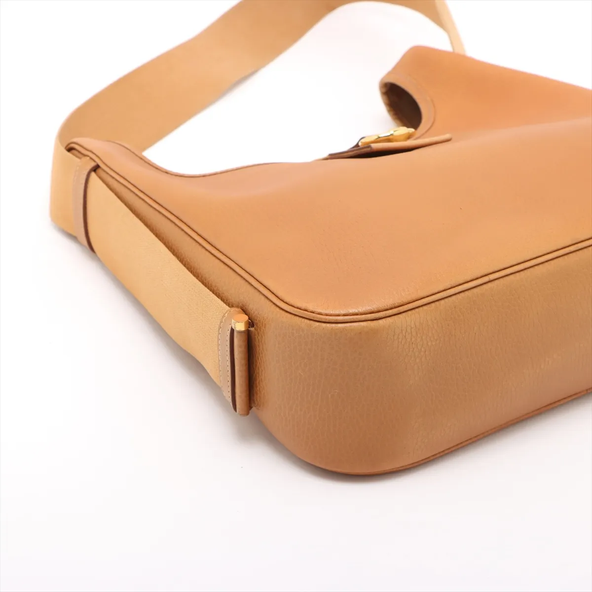 Saco Ardennes Natural Gold Hardware W:1993 — view 4