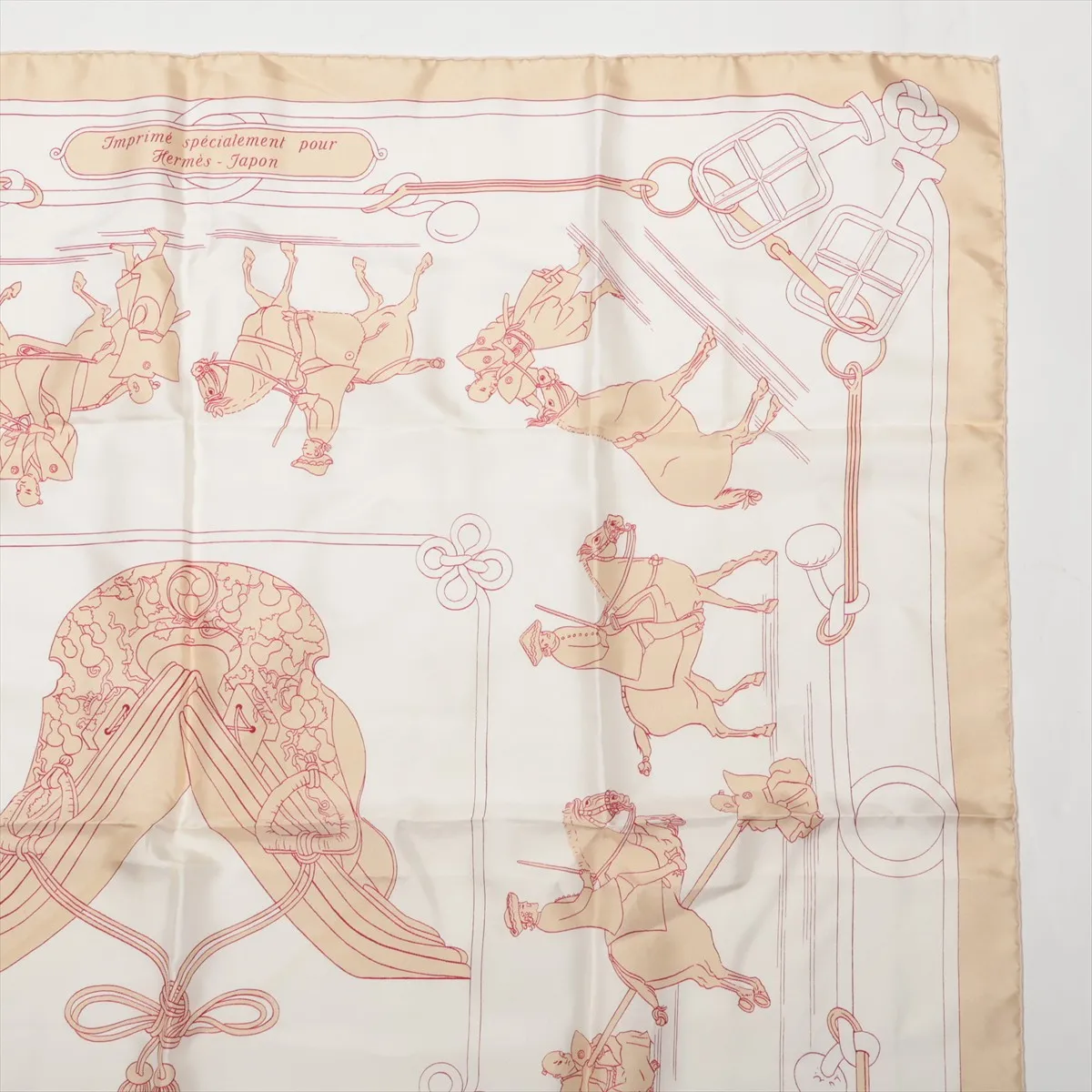 Carre 90 Imprime spécialement pour scarf silk beige — view 3