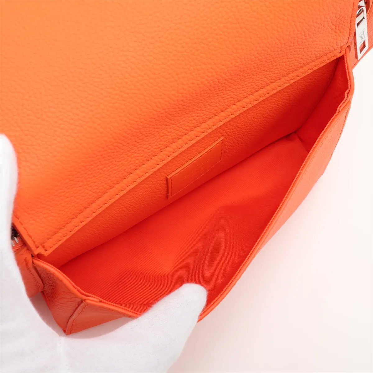 Cuir Taurillon Bumbag NV M59625 Orange (RFID detected) — view 7