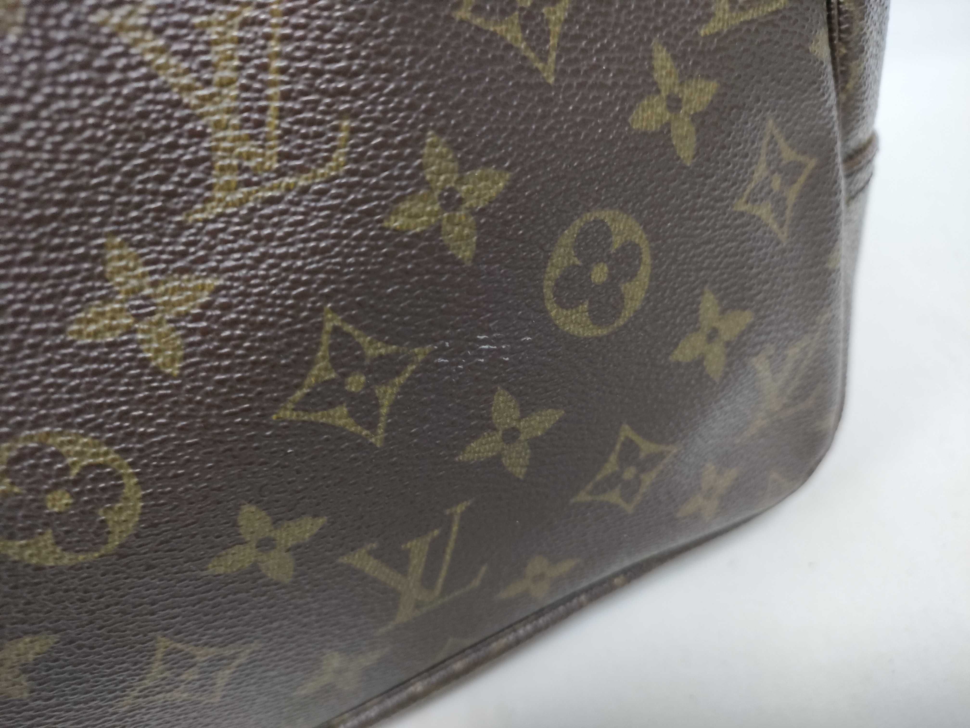 Monogram Pochette Toilette 28 M47522 Pouch — view 10