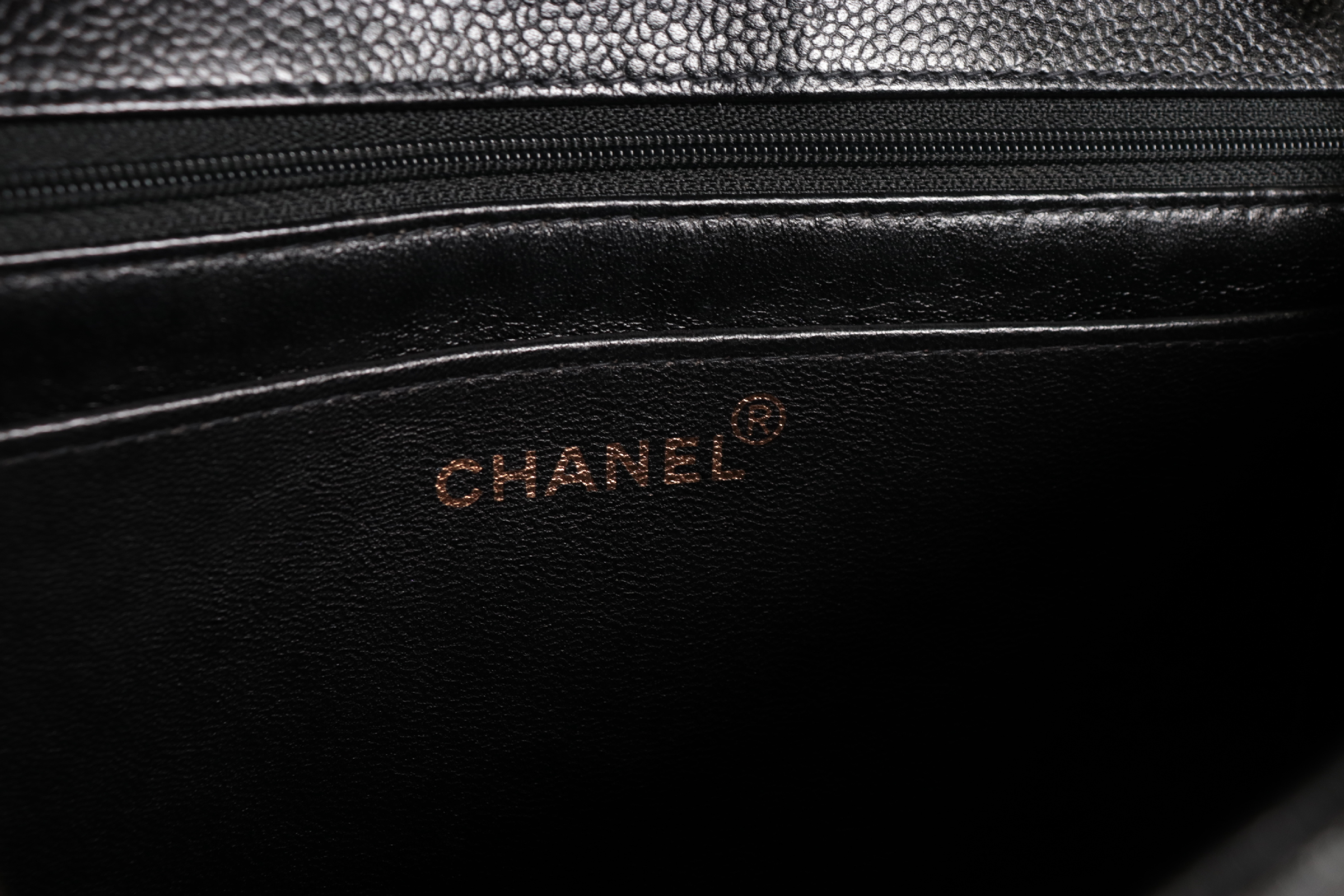 Diana 25 Caviar Chain Shoulder Bag (Serial No. 5) — view 8