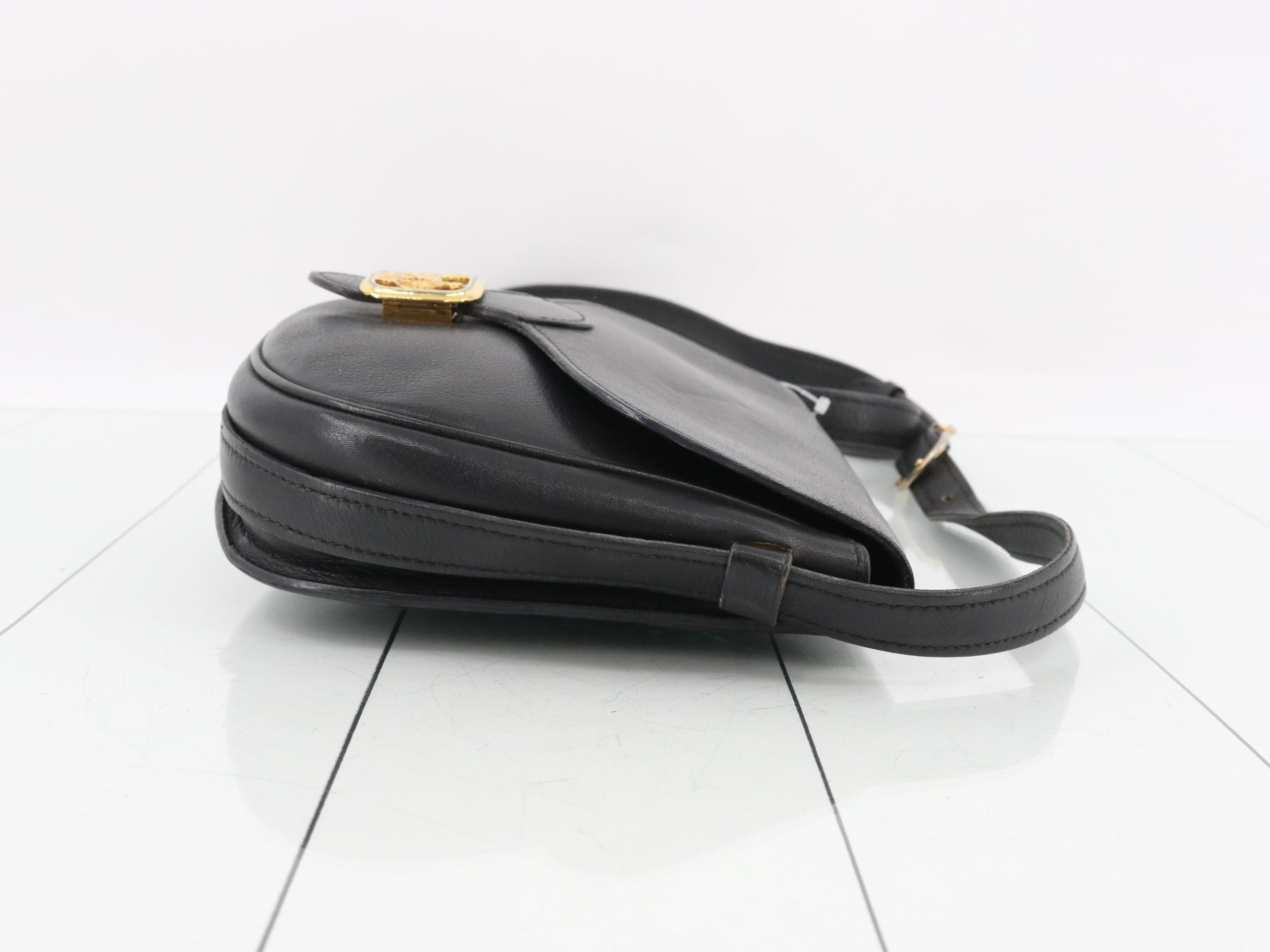 shoulder bag, carriage hardware, leather, black — view 3