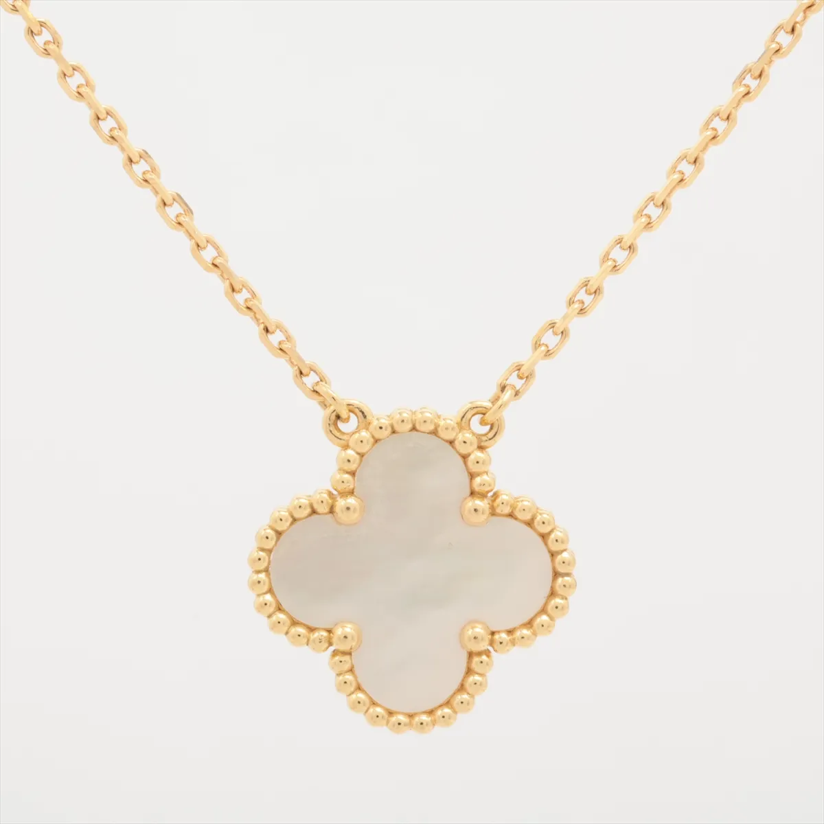 Vintage Alhambra Shell Necklace 750(YG) 5.3g JD824068 Shell — view 2