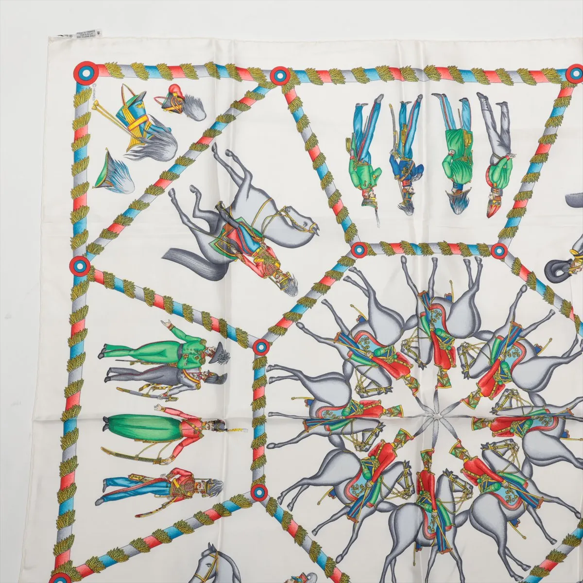 Carre 90 L'ARMEE IMPERIALE RUSSE Russian Military Museum Scarf Silk White — view 2