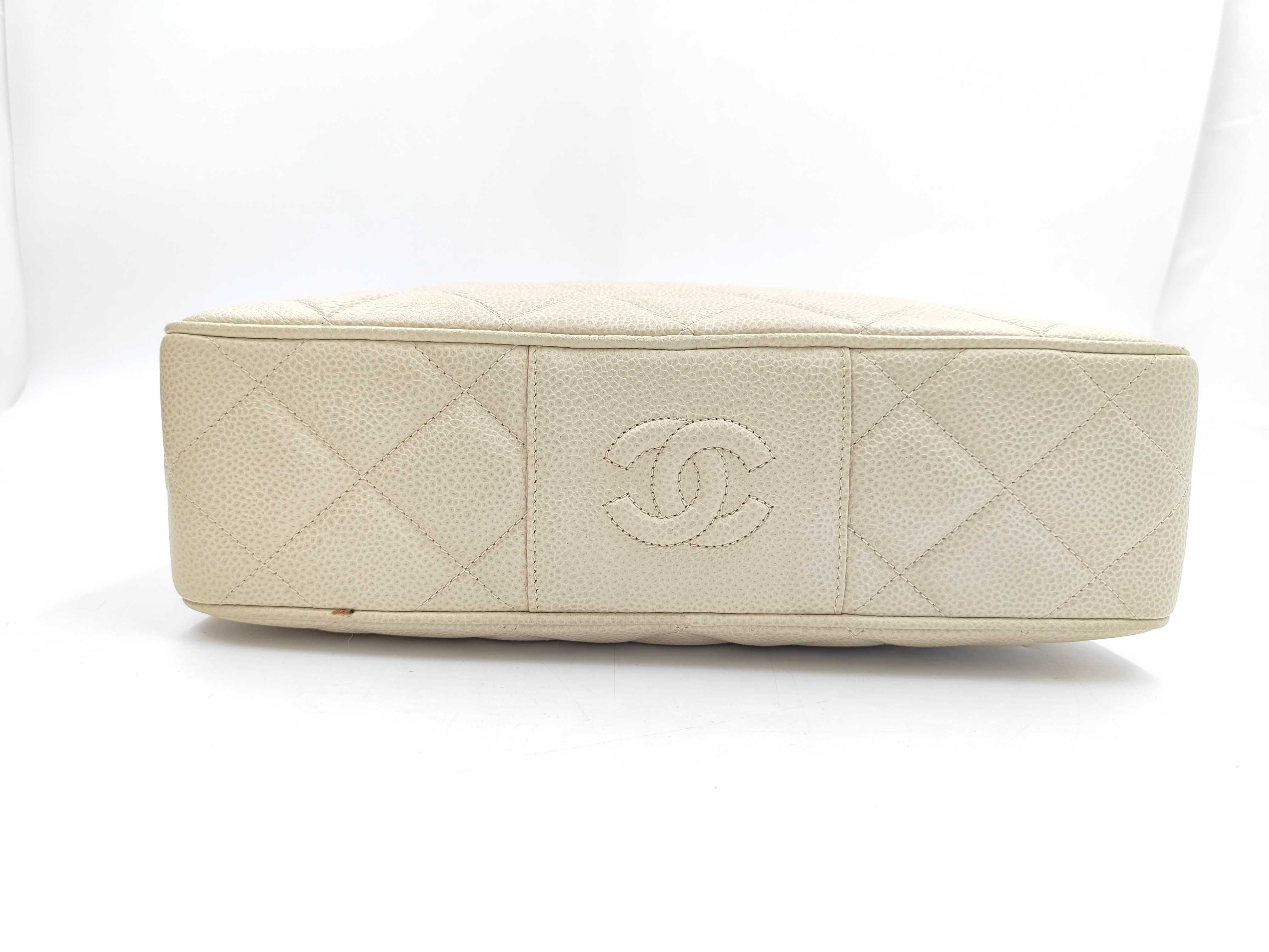 3836610 Matelassé Shoulder Bag, Caviar Leather, Beige — view 5