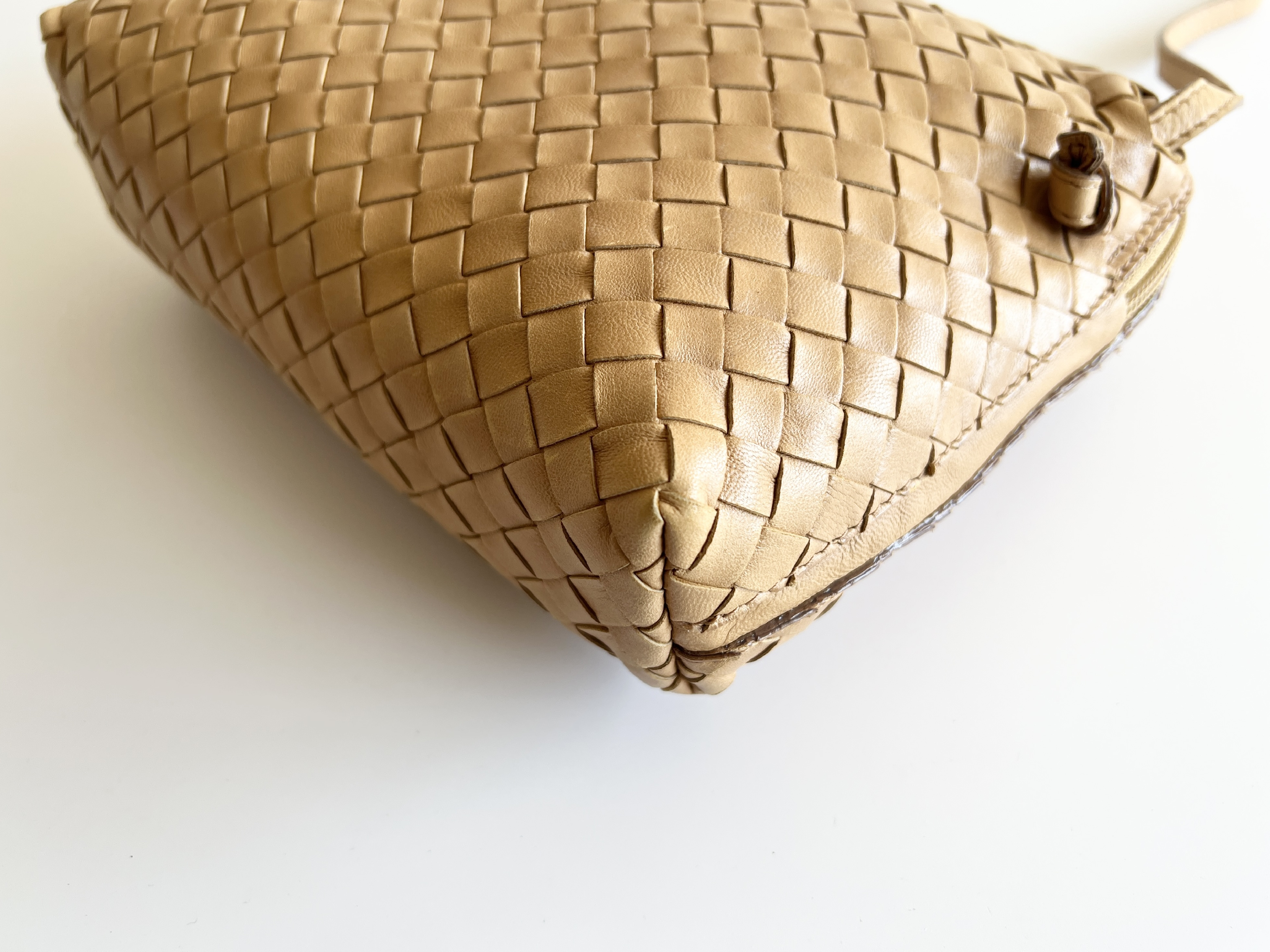 Intrecciato Leather One Shoulder Bag — view 9