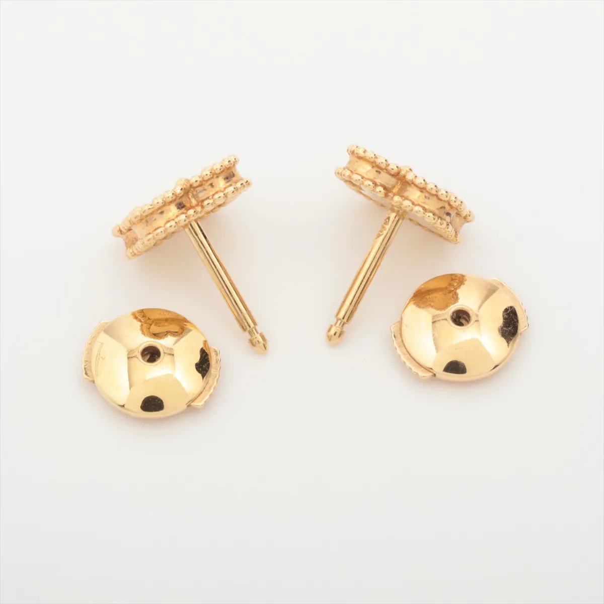 Sweet Alhambra Shell Earrings, 750 (Yellow Gold), 2.8g, JE881137. — view 4