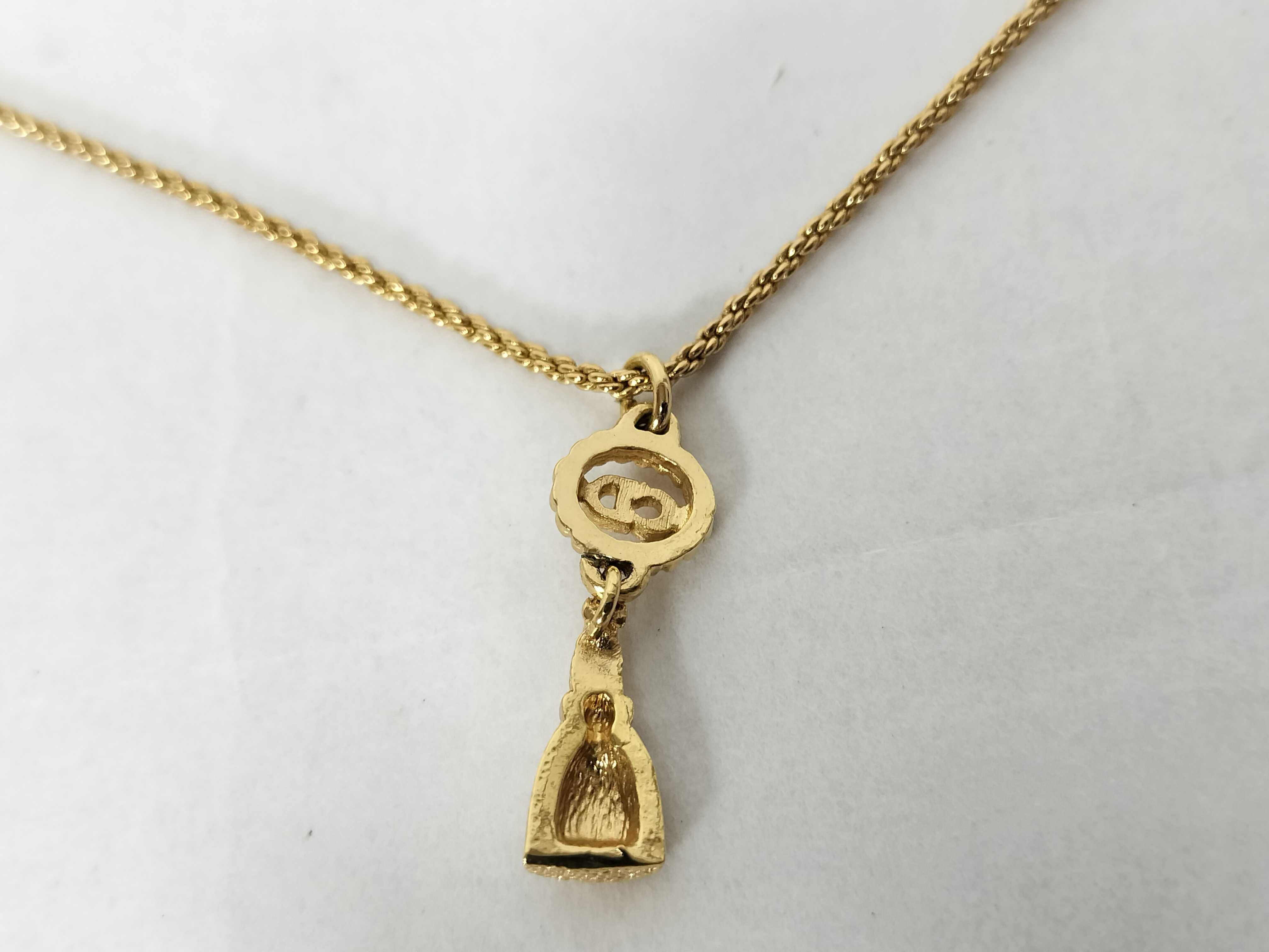 necklace — view 2