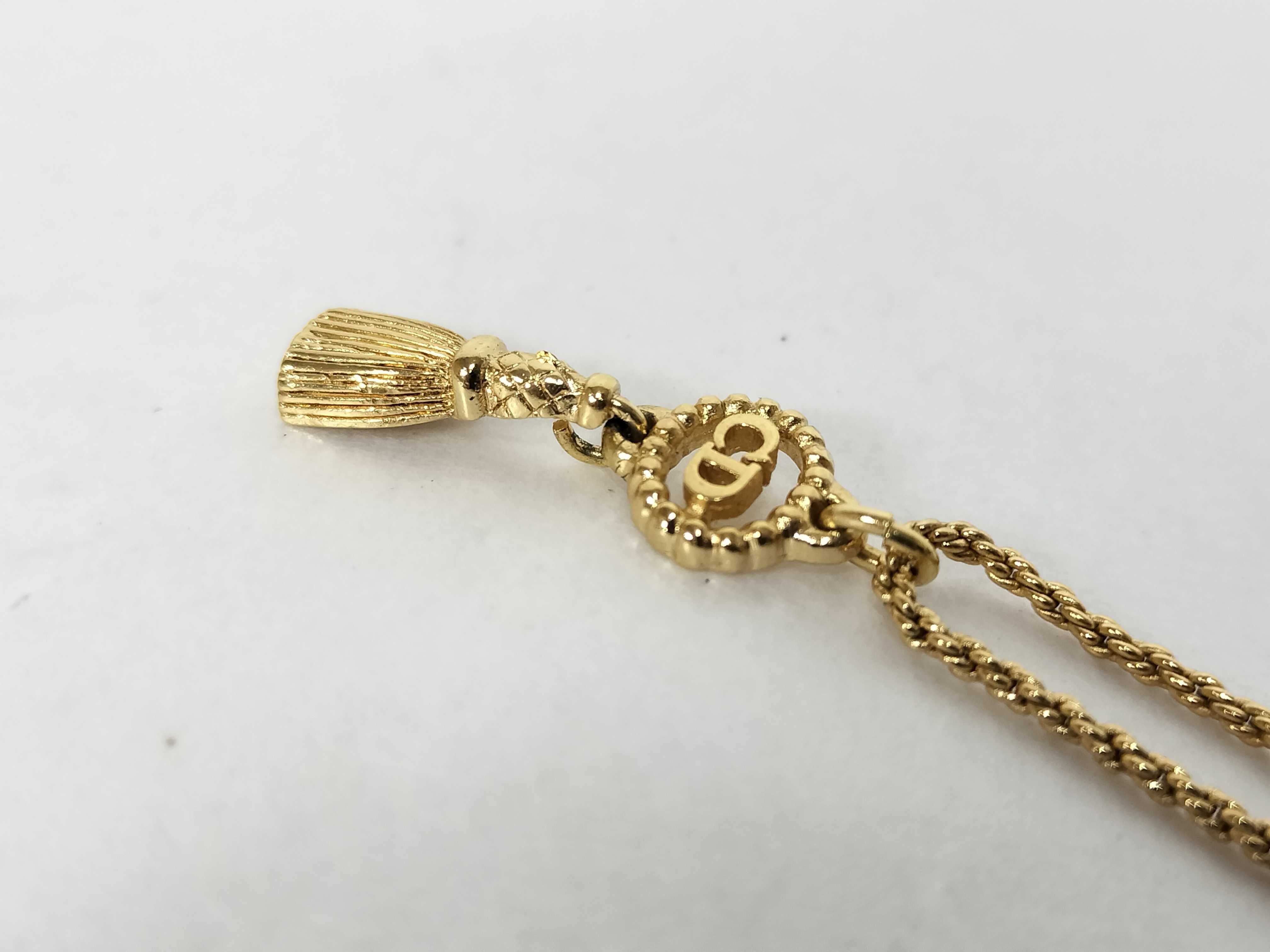 necklace — view 3