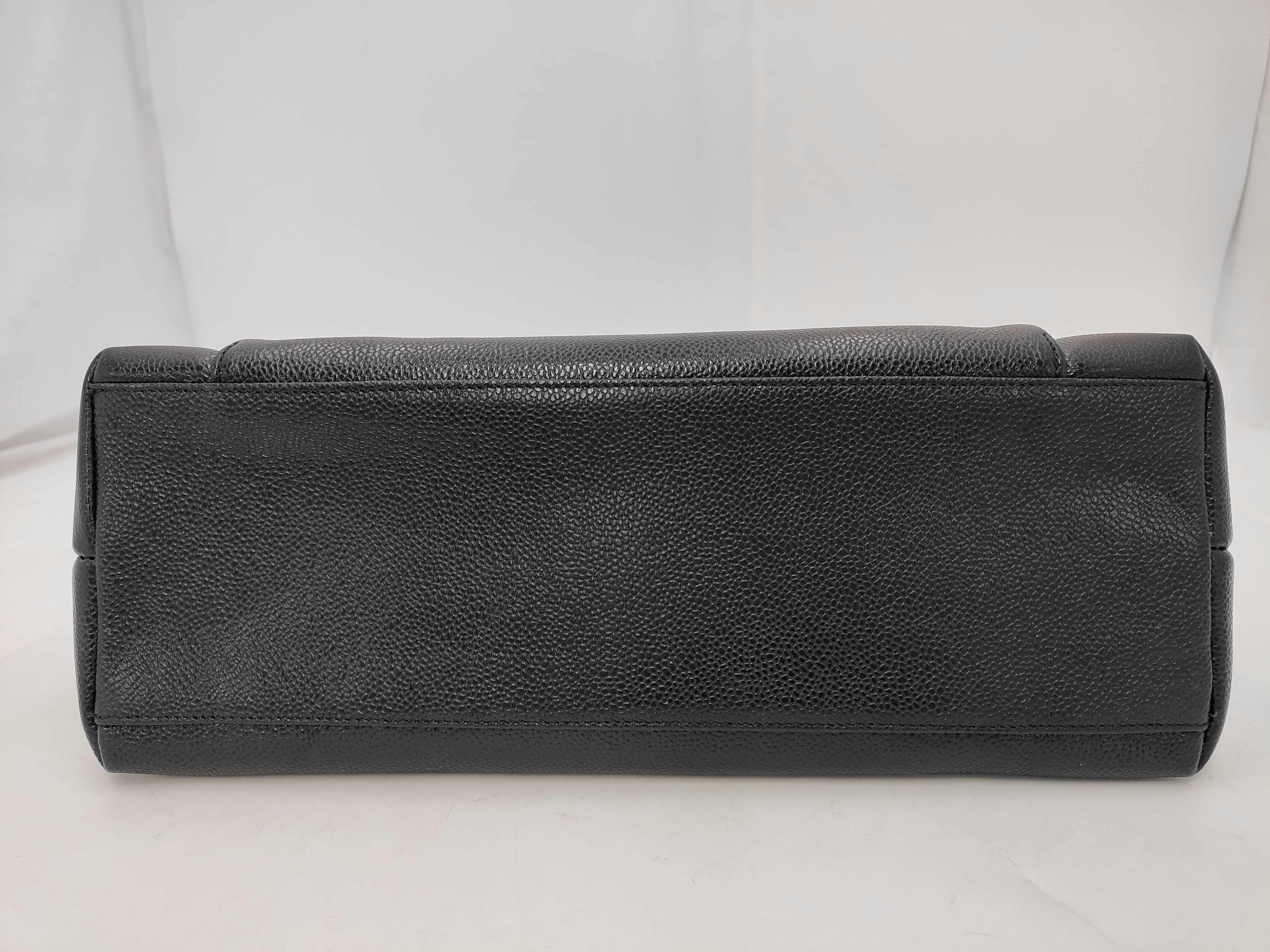 Caviar Turnlock Chain Shoulder Bag — view 7