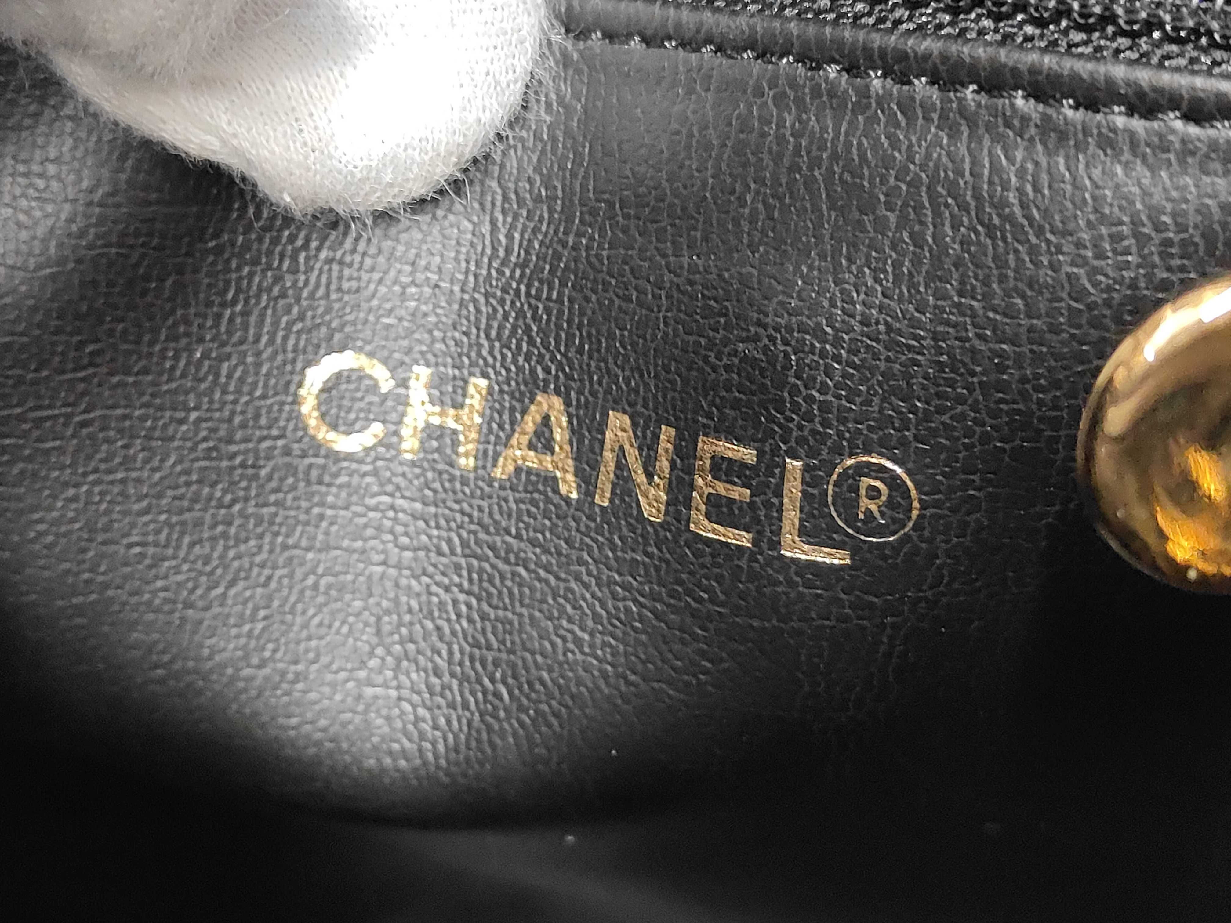 Caviar Turnlock Chain Shoulder Bag — view 9