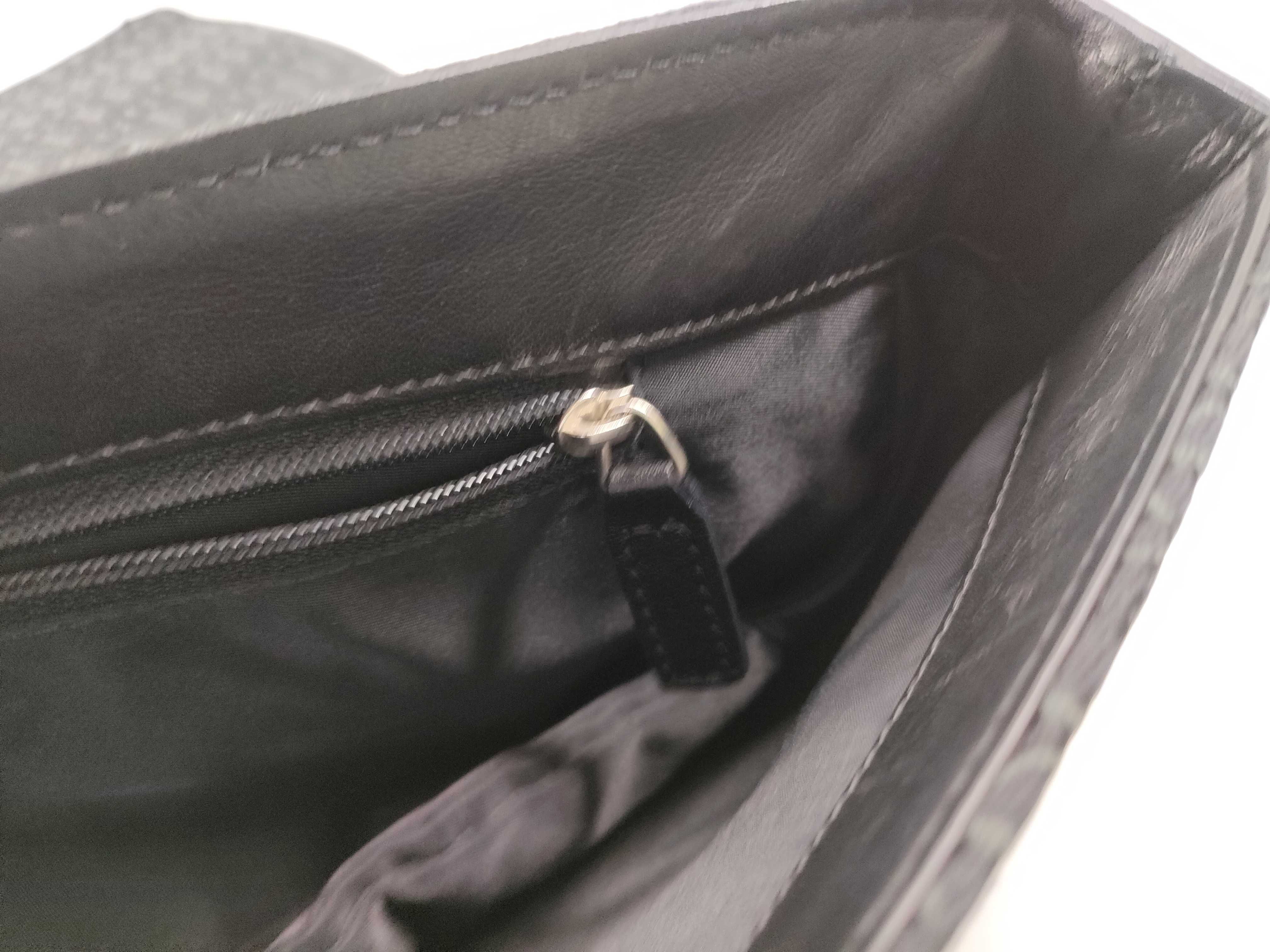 Trotter Street Chic Logo Hardware Shoulder Bag — view 12