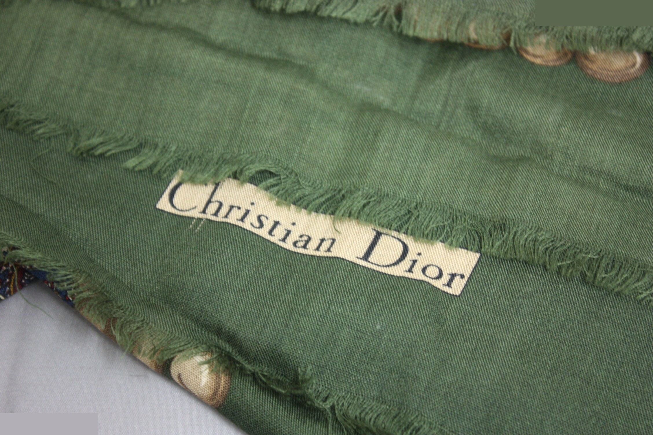 Other lines: accessories, small items, and shawls — view 4