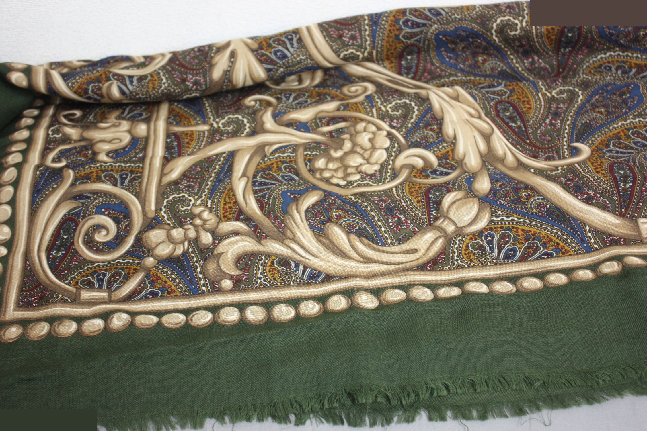 Other lines: accessories, small items, and shawls — view 10