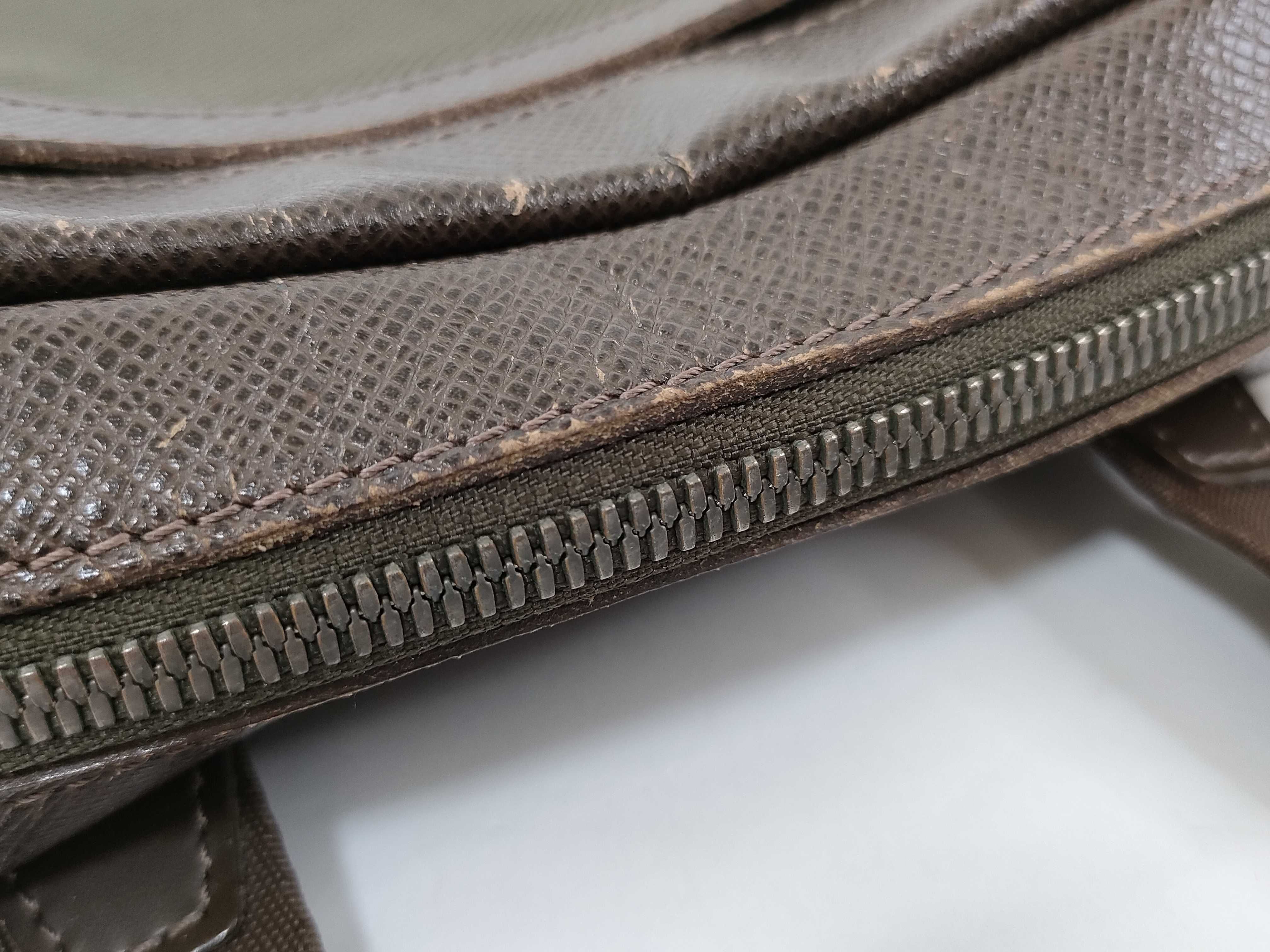 Taiga Sayan Shoulder Bag — view 9