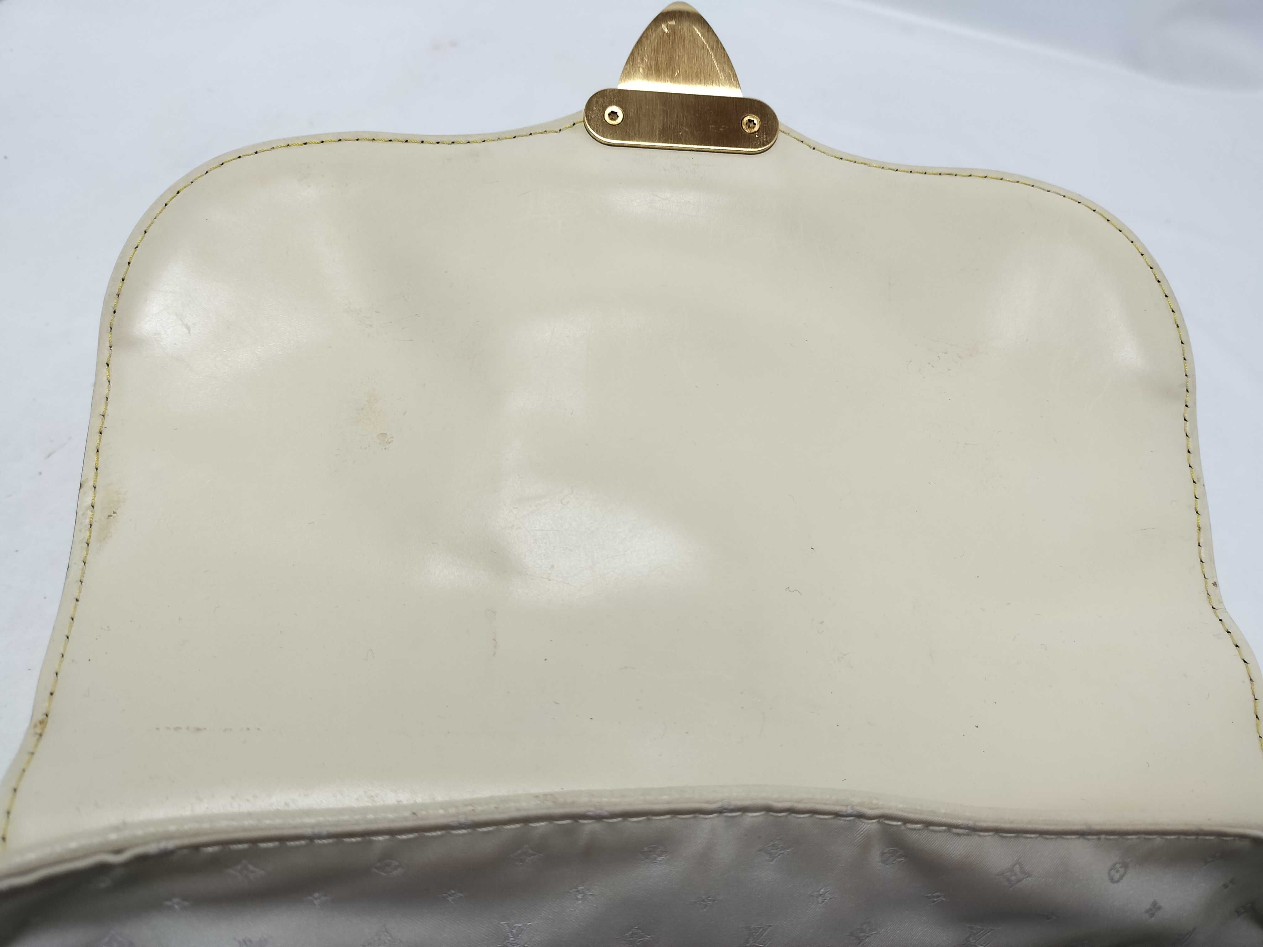 Suhali Confidant Shoulder Bag M91782 Handbag — view 9