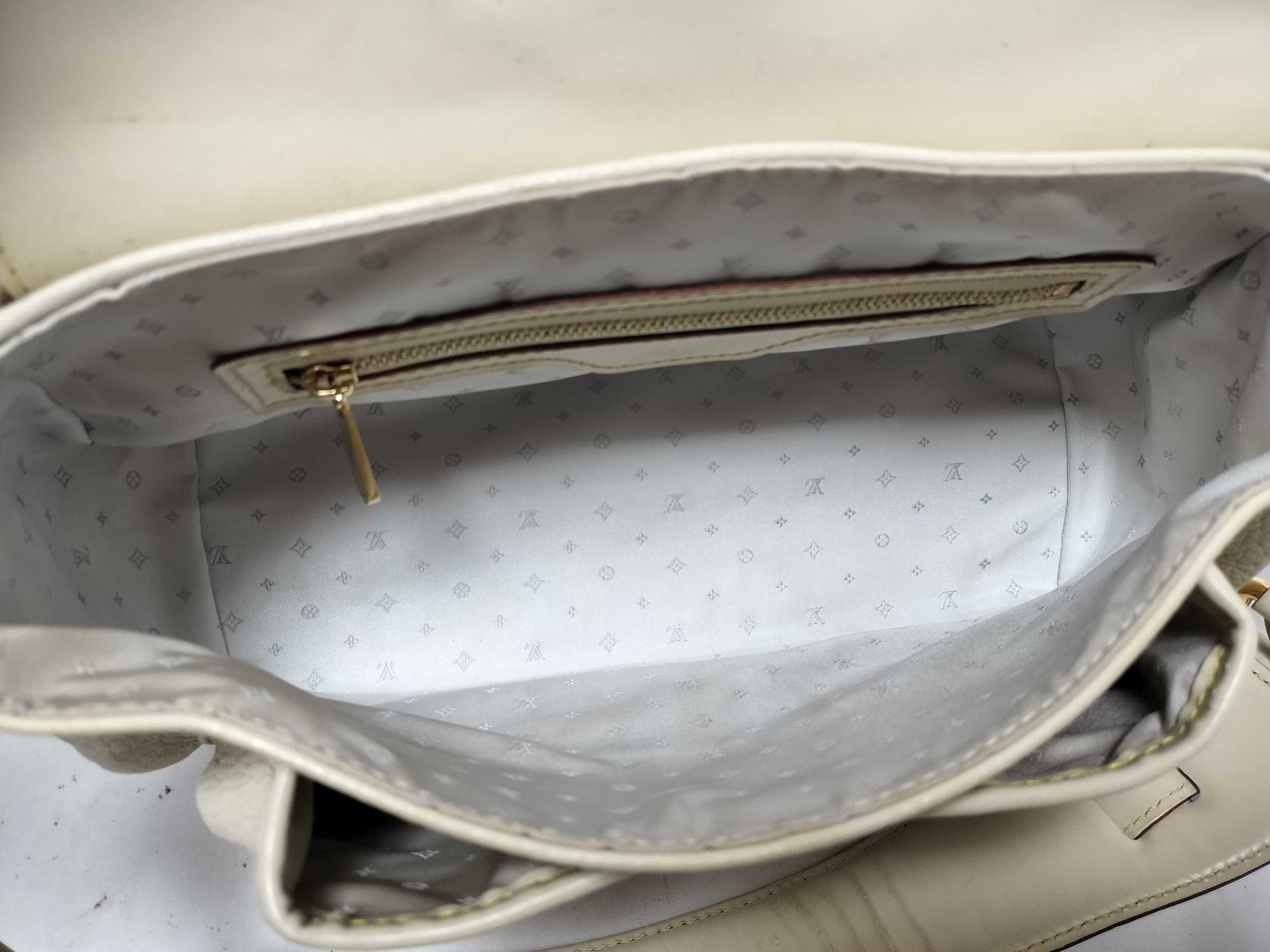 Suhali Confidant Shoulder Bag M91782 Handbag — view 10