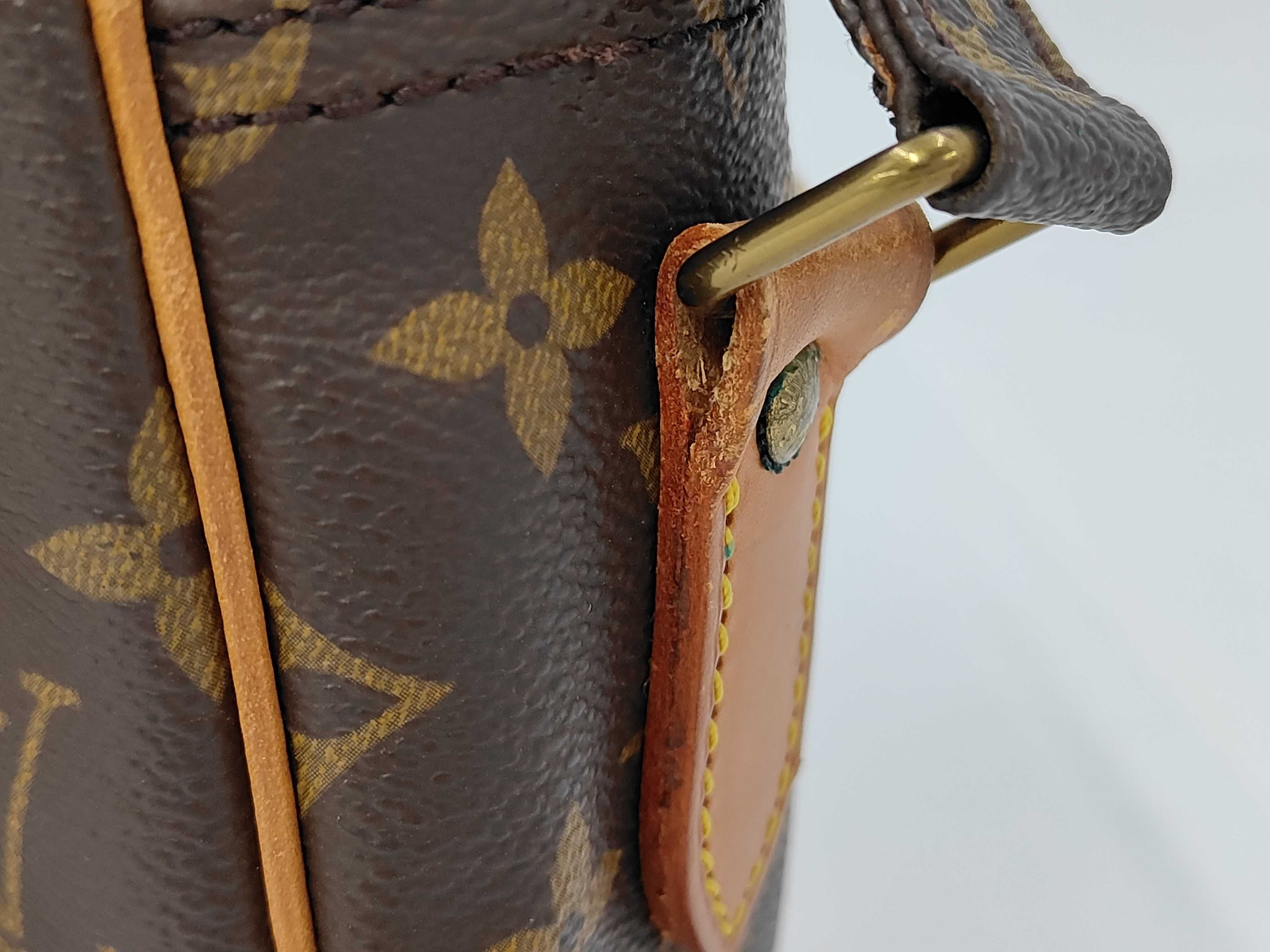 LV Nile Shoulder Bag — view 3
